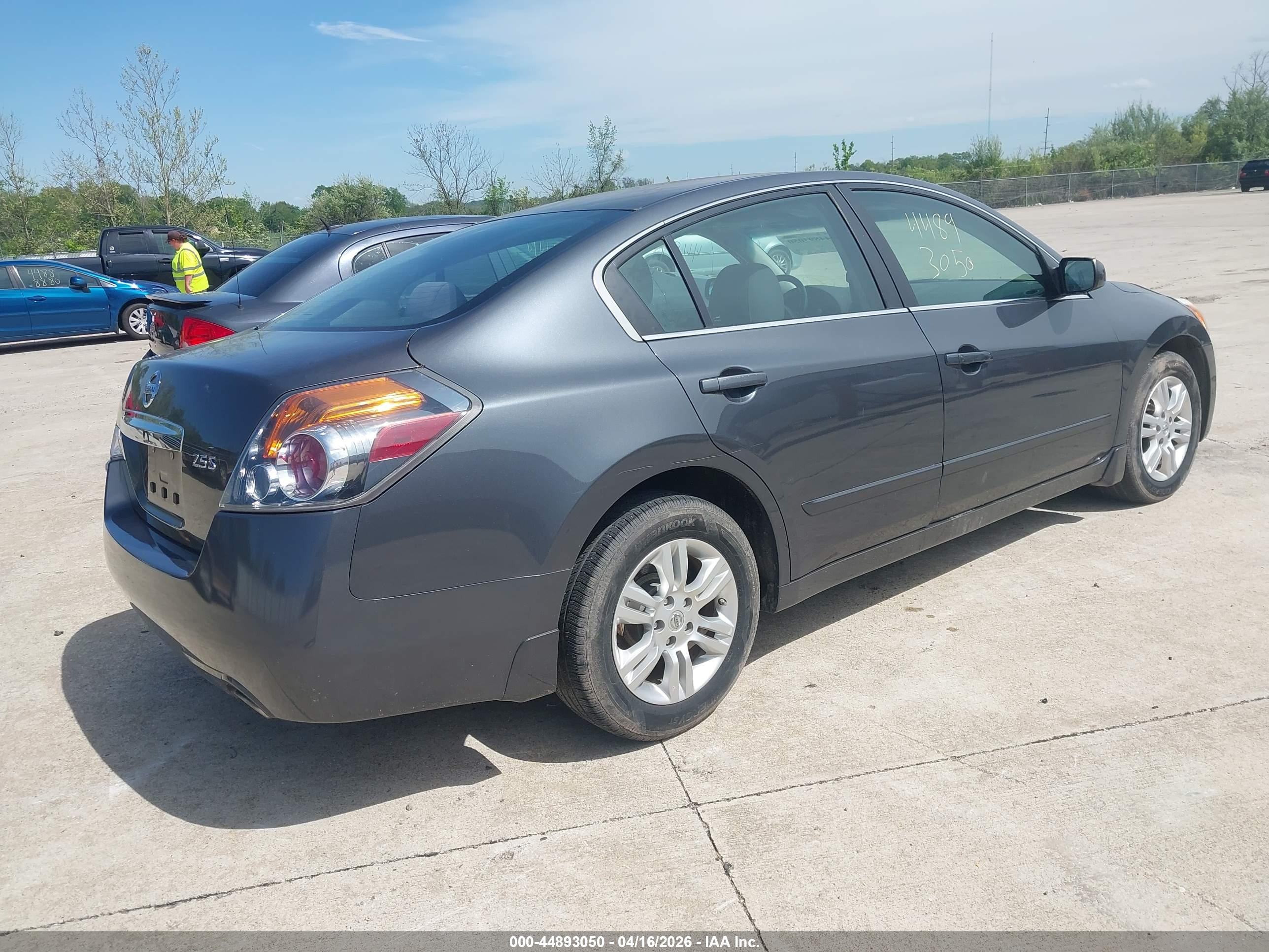 NISSAN ALTIMA image 4