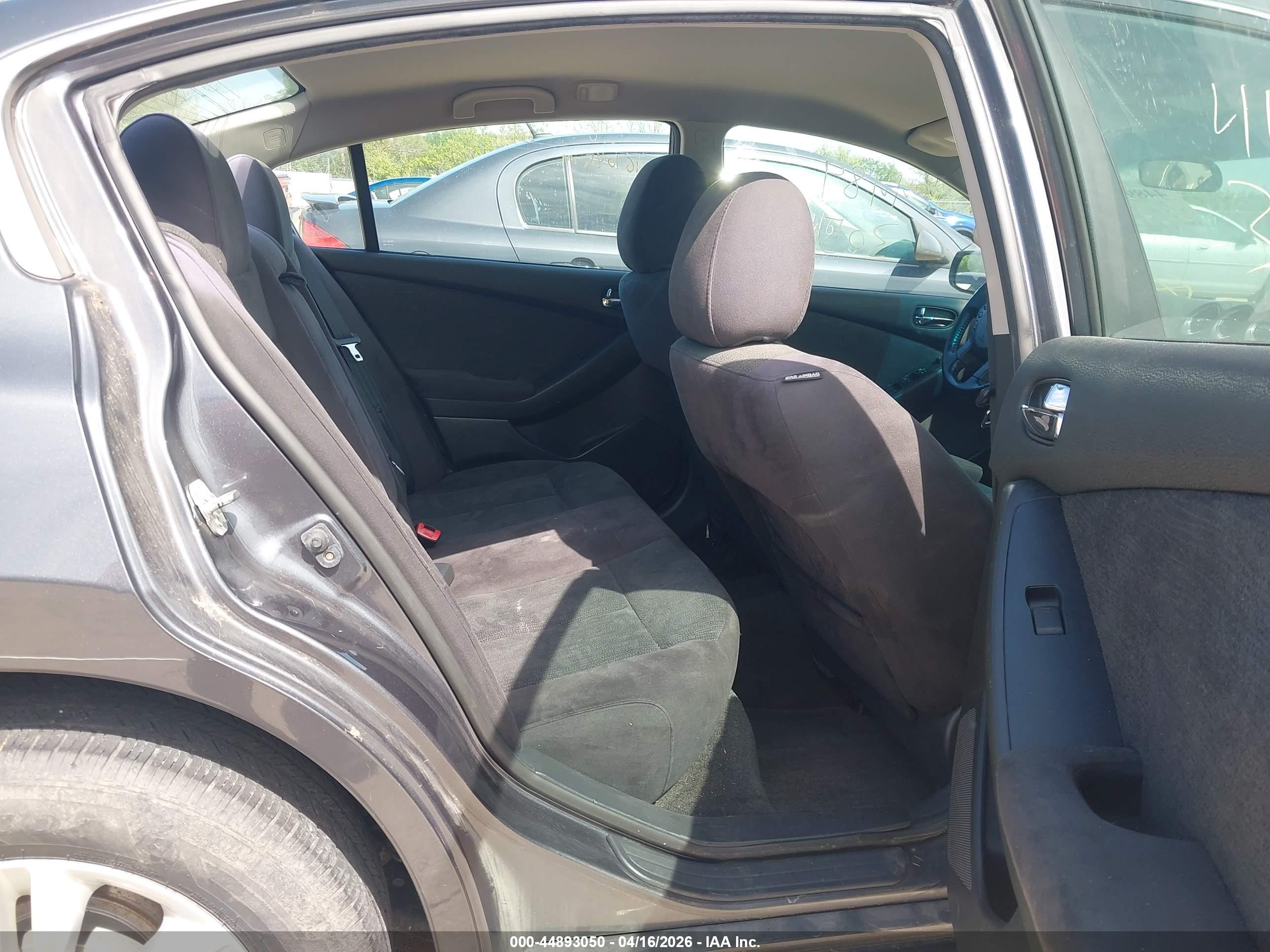 NISSAN ALTIMA image 8