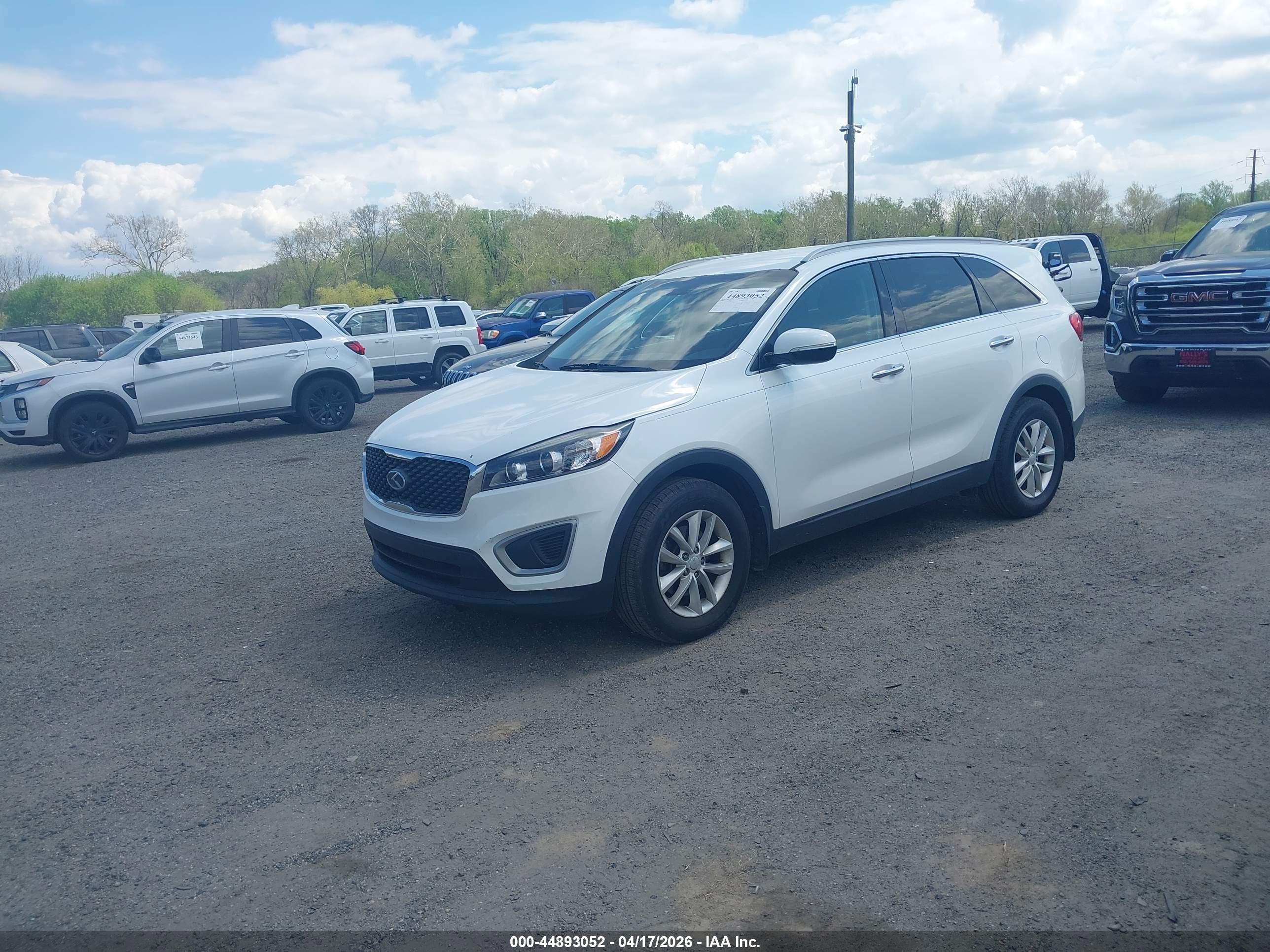 KIA SORENTO image 2