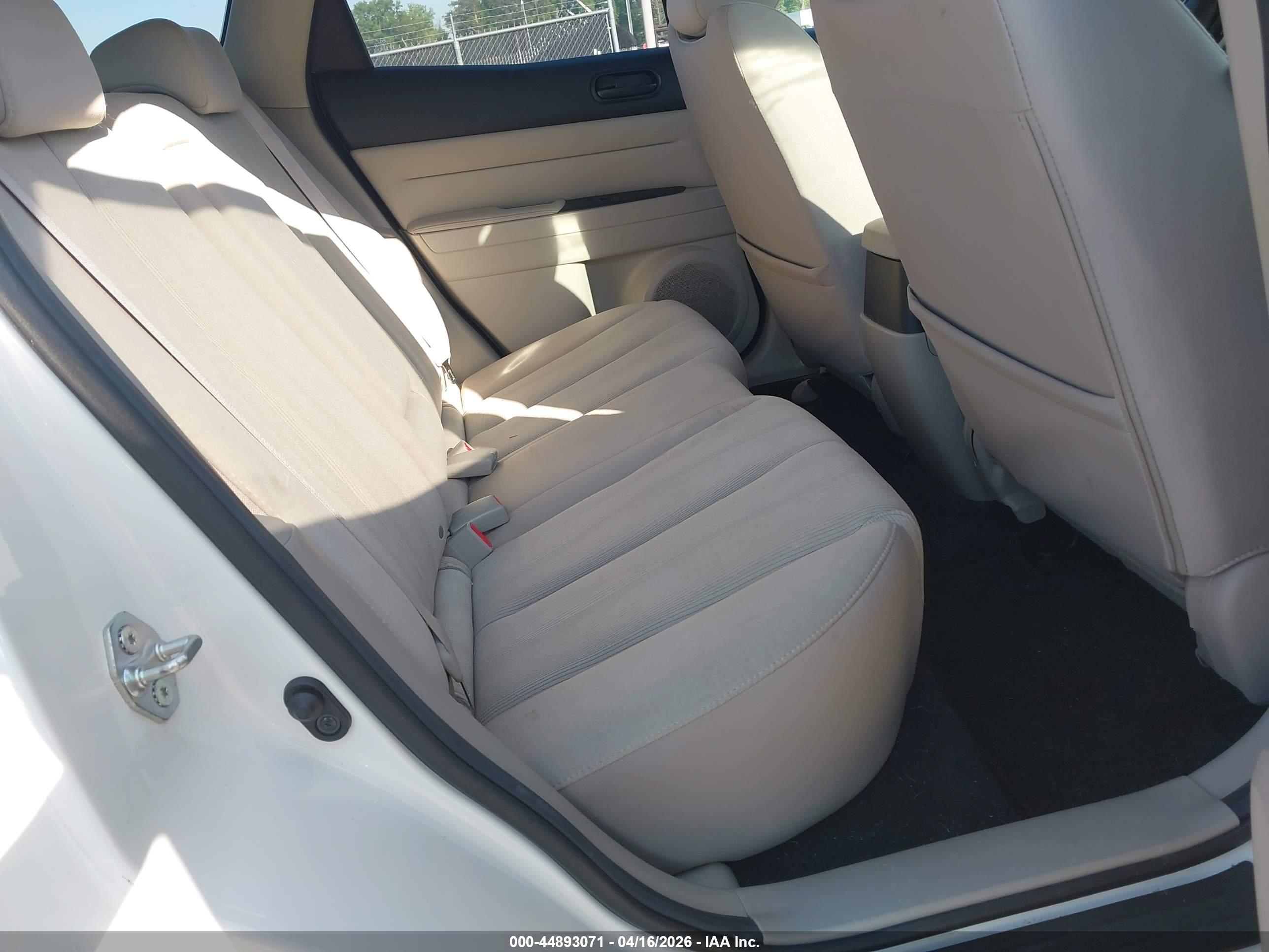 MAZDA CX-7 image 8