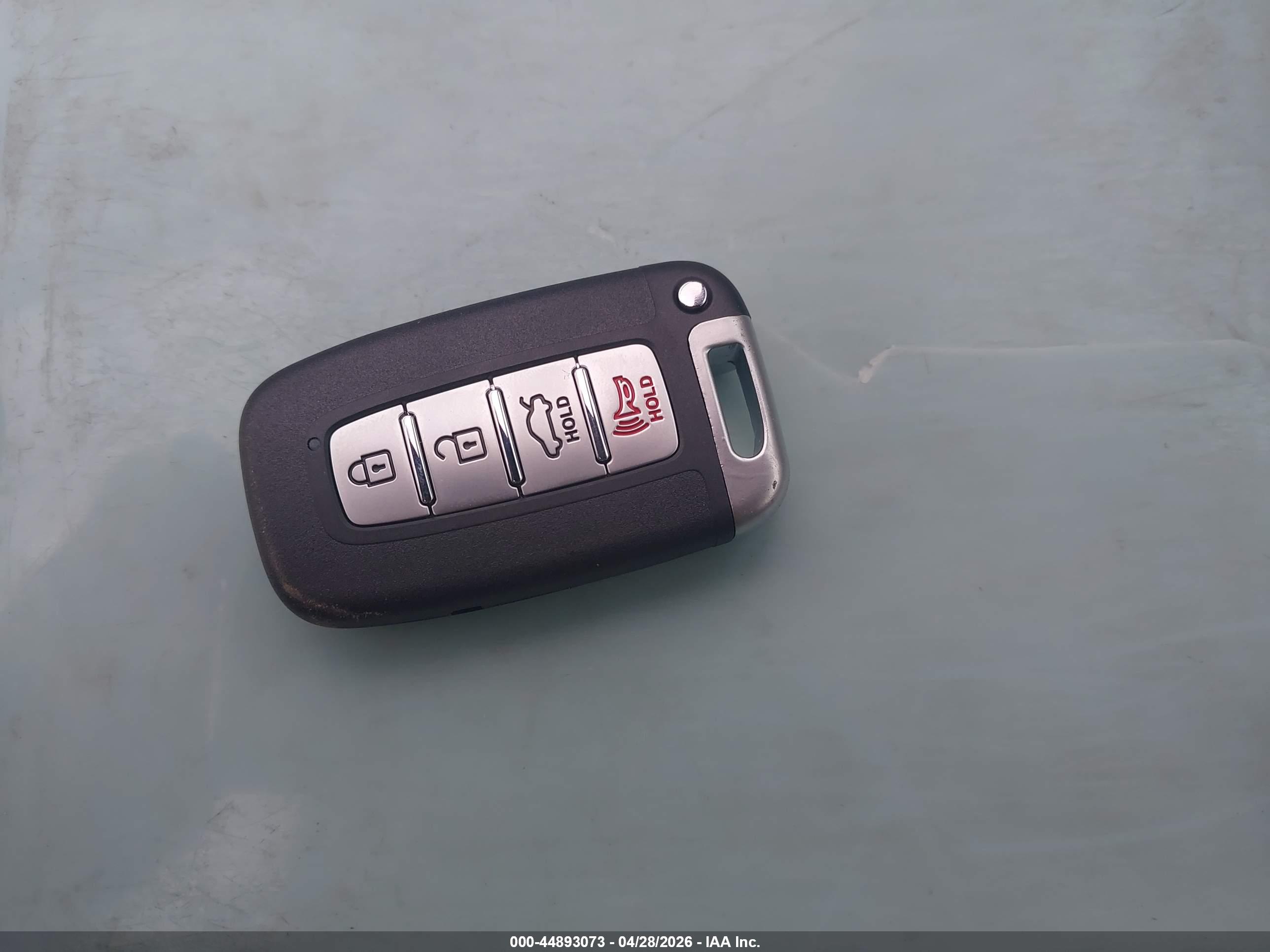 HYUNDAI VELOSTER image 11