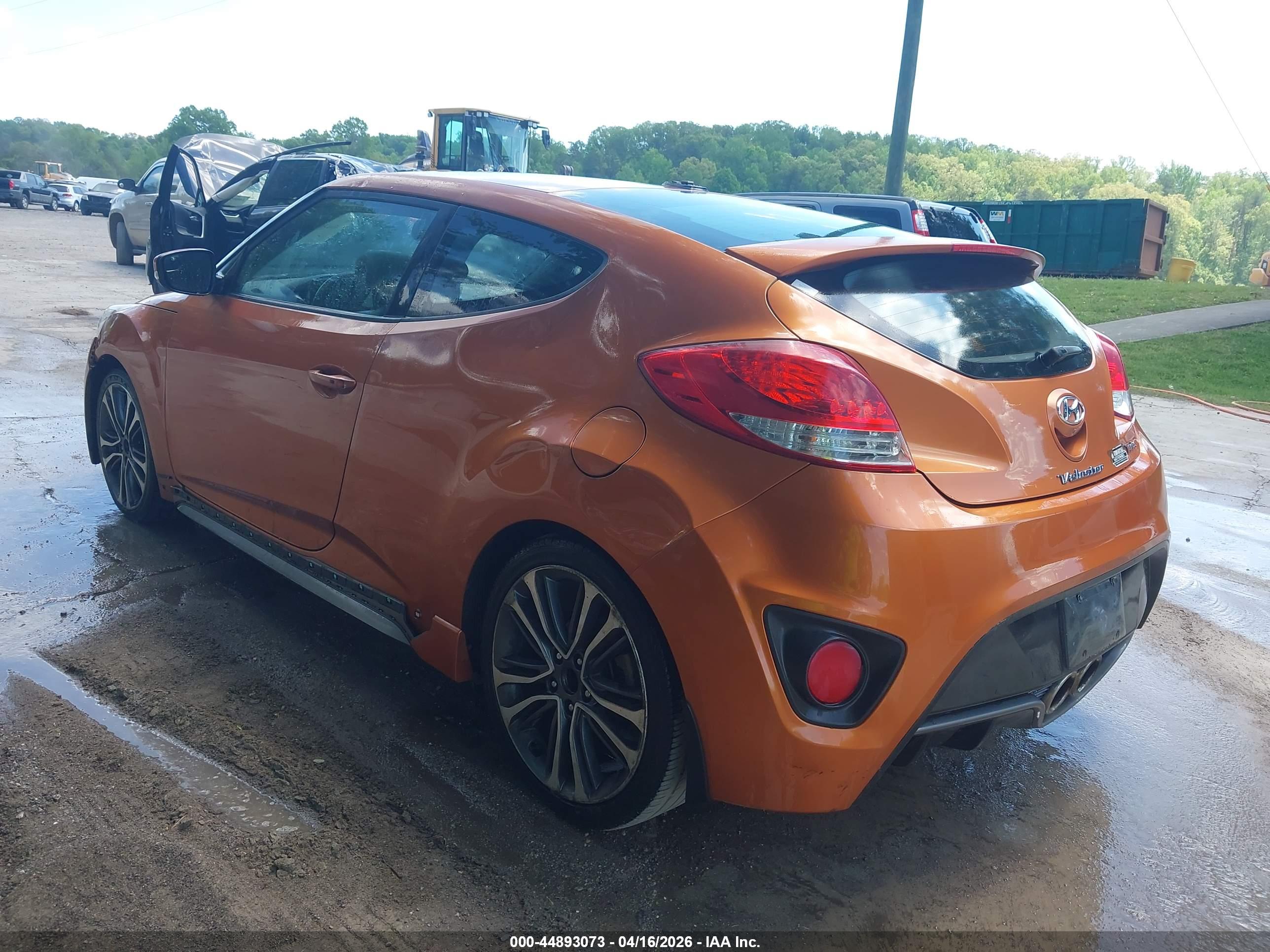 HYUNDAI VELOSTER image 3