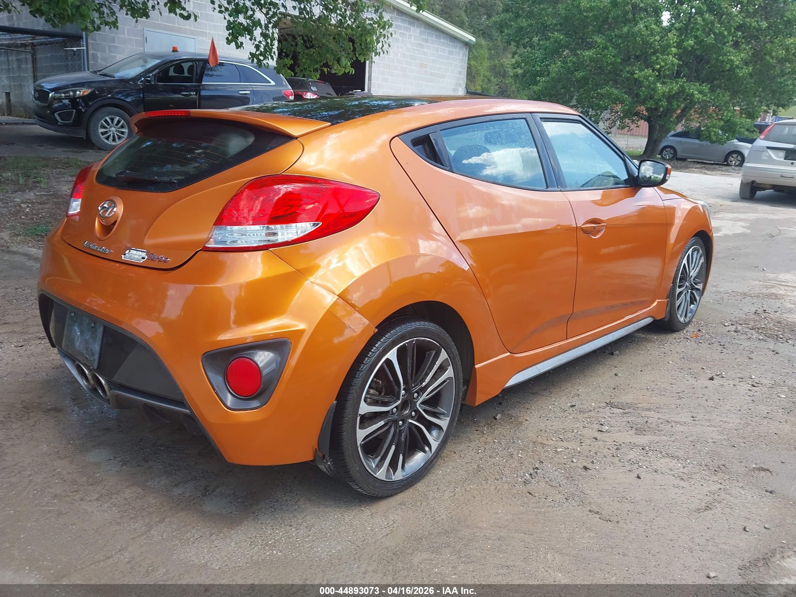 HYUNDAI VELOSTER image 4