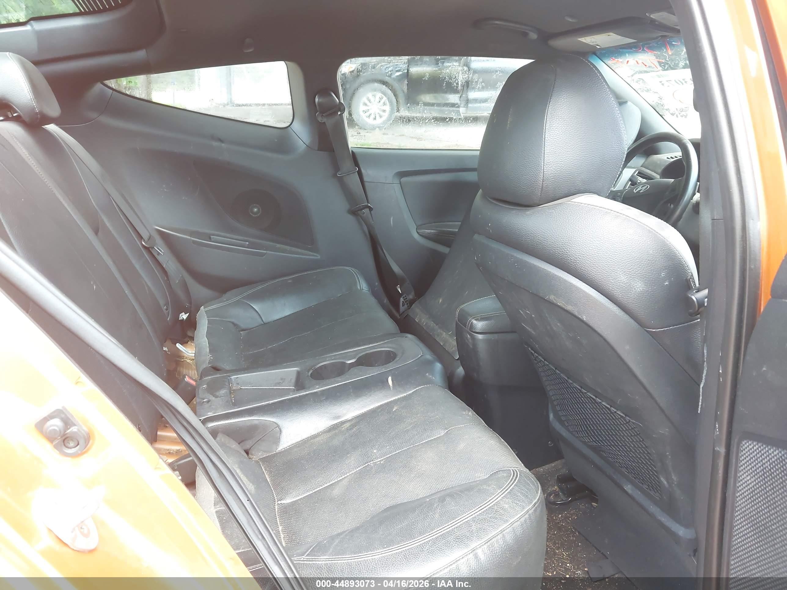 HYUNDAI VELOSTER image 8