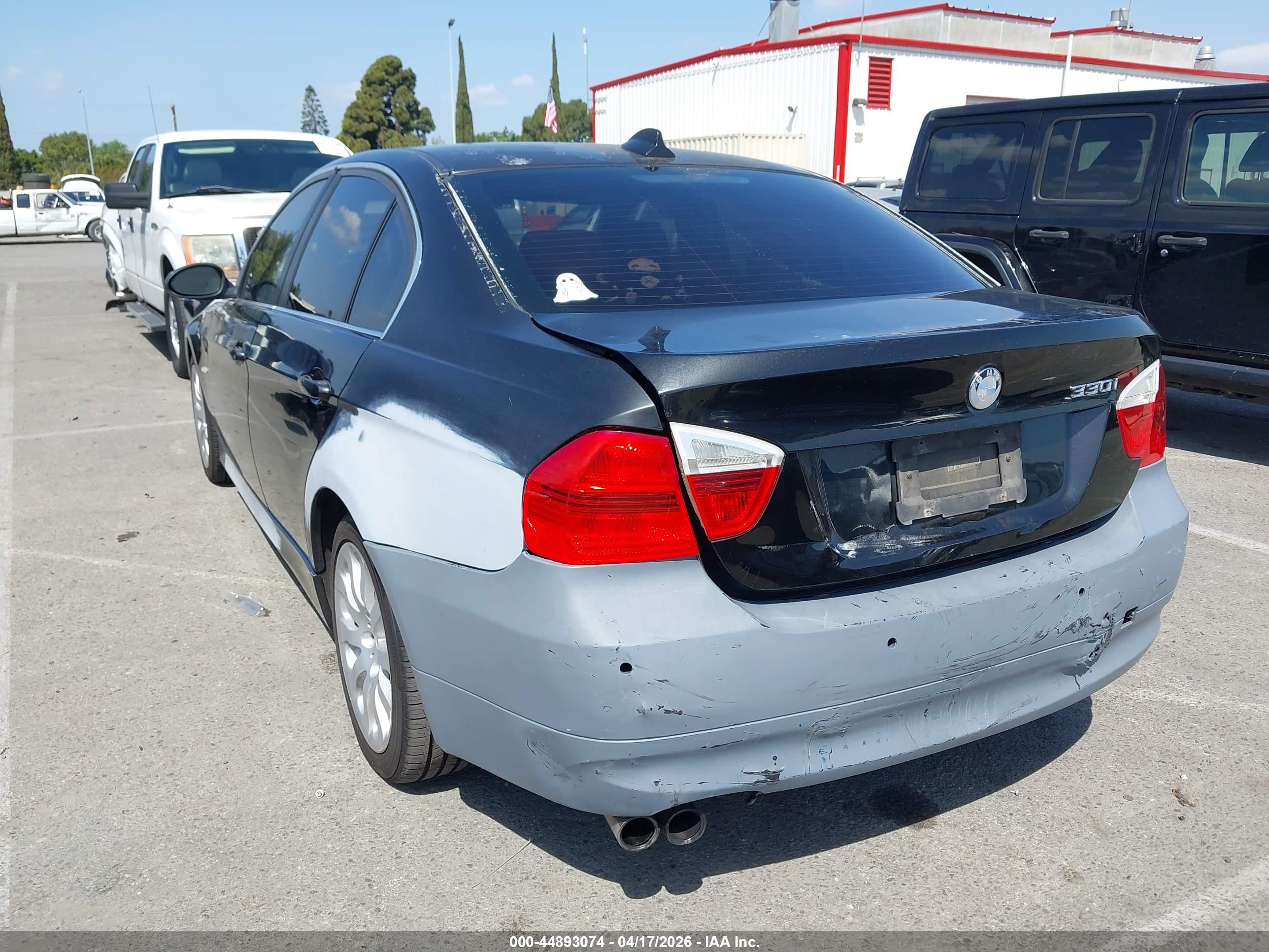BMW 330I image 3