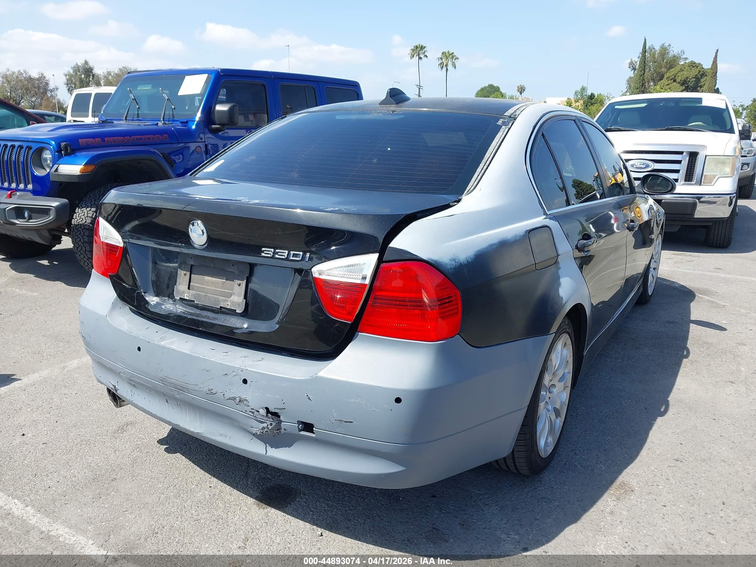 BMW 330I image 4