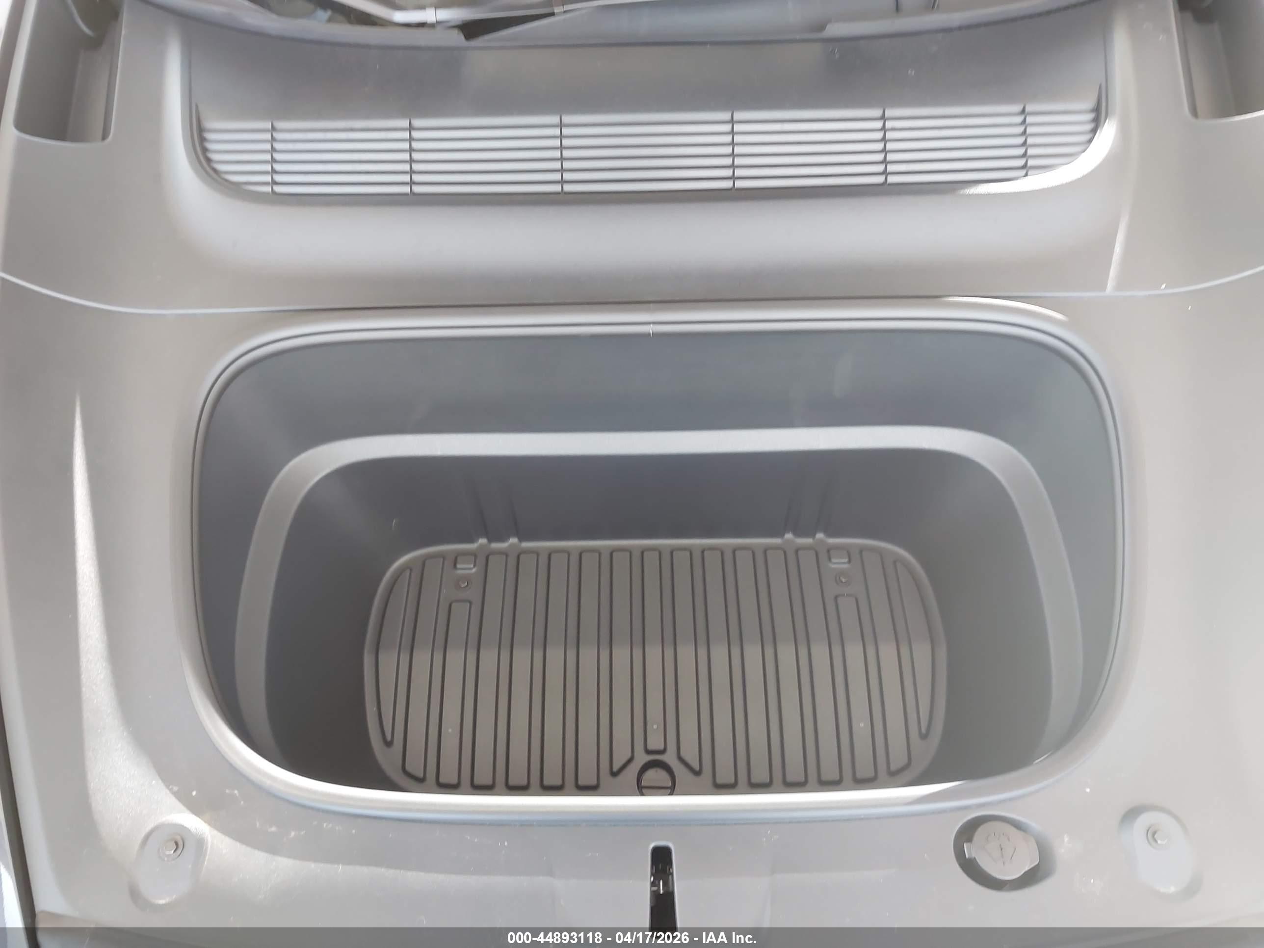 TESLA MODEL image 10