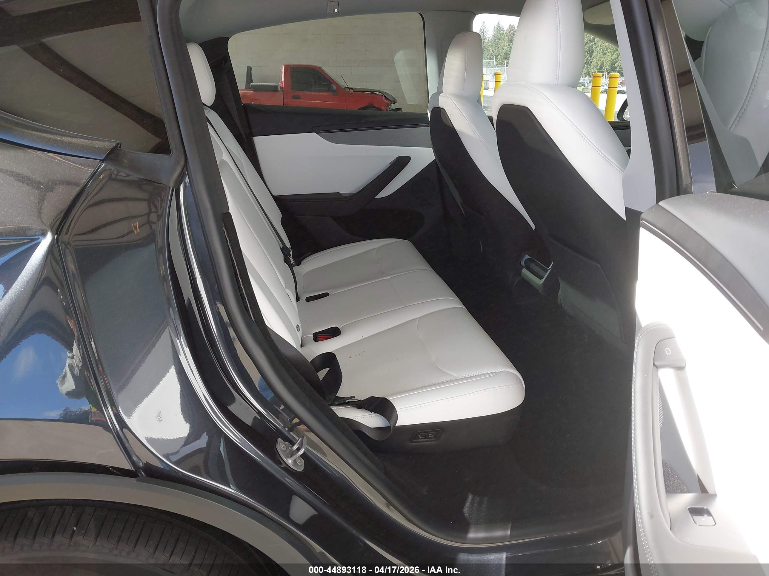 TESLA MODEL image 8