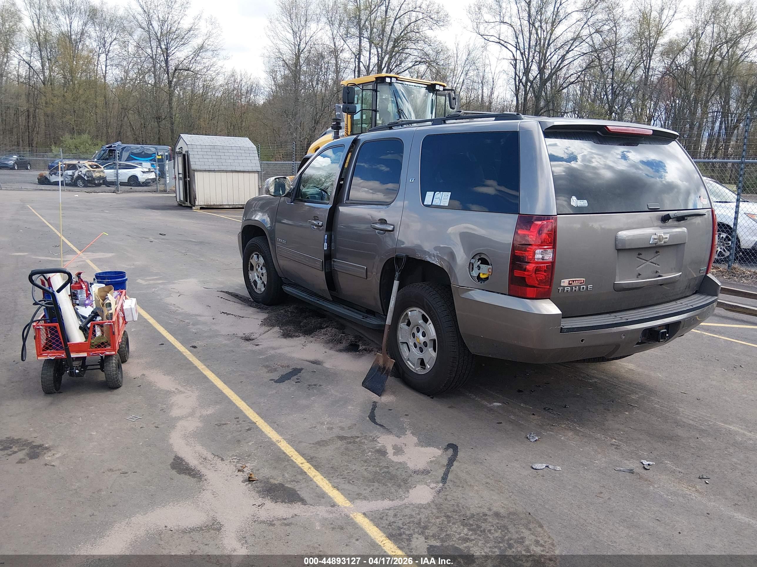 CHEVROLET TAHOE image 3