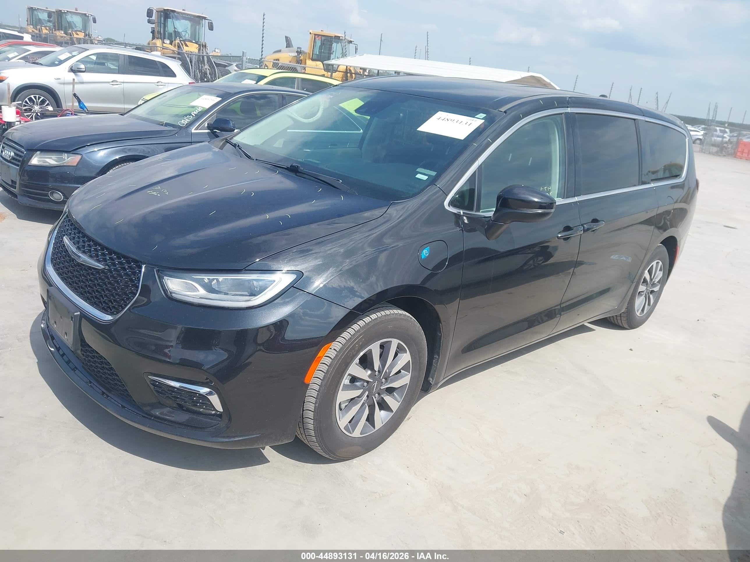 CHRYSLER PACIFICA image 2