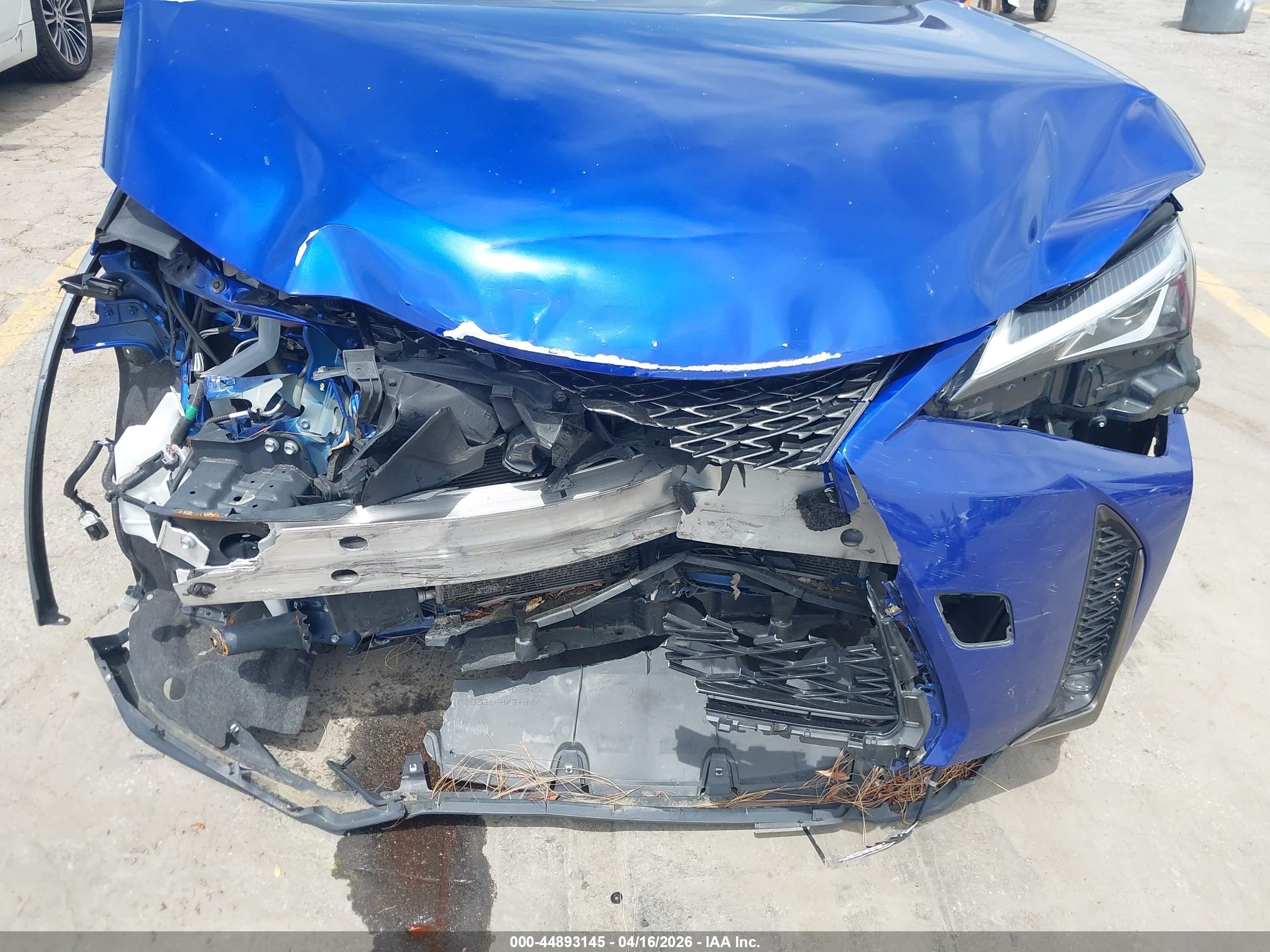 LEXUS UX image 6