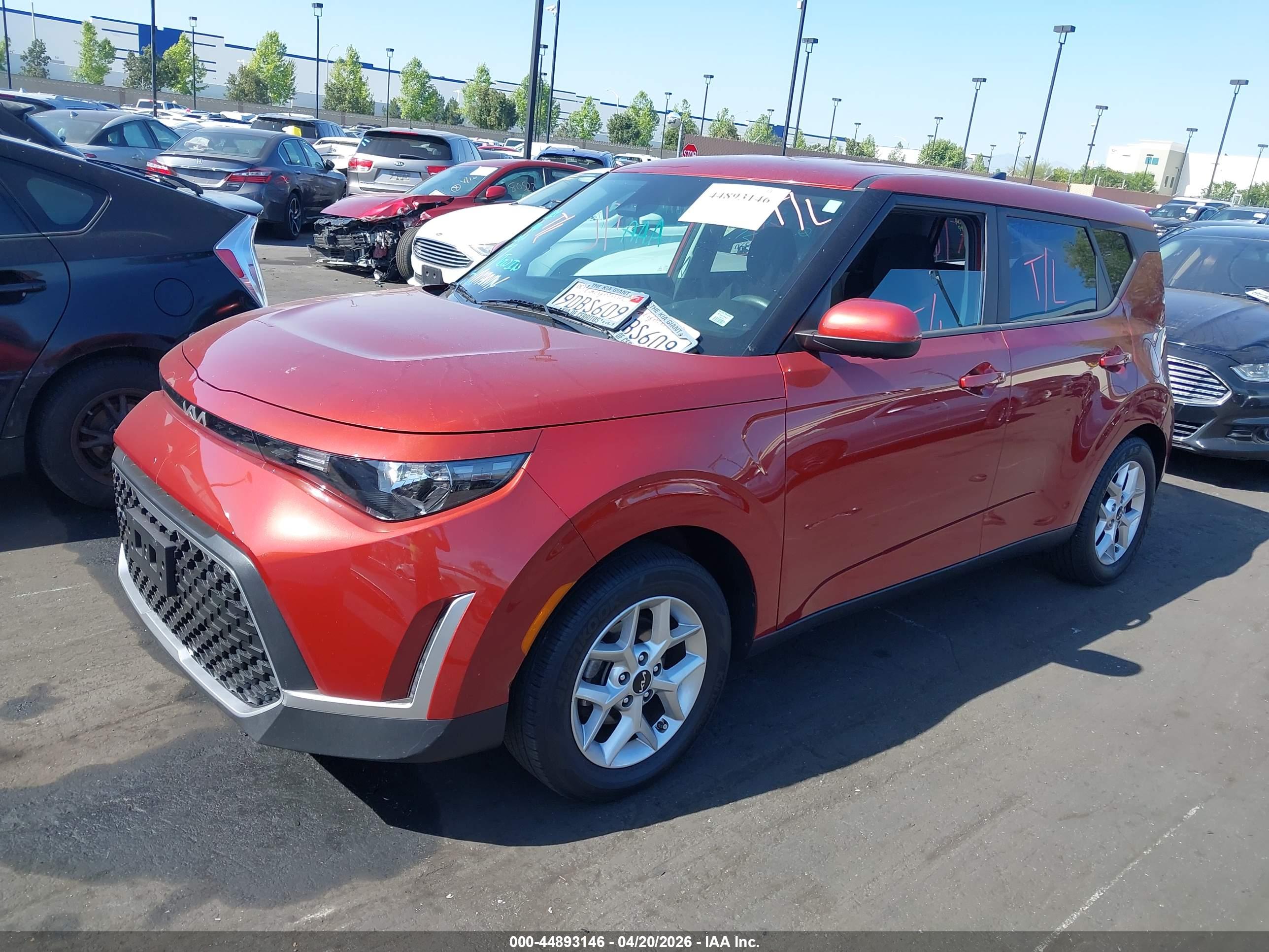 KIA SOUL image 2