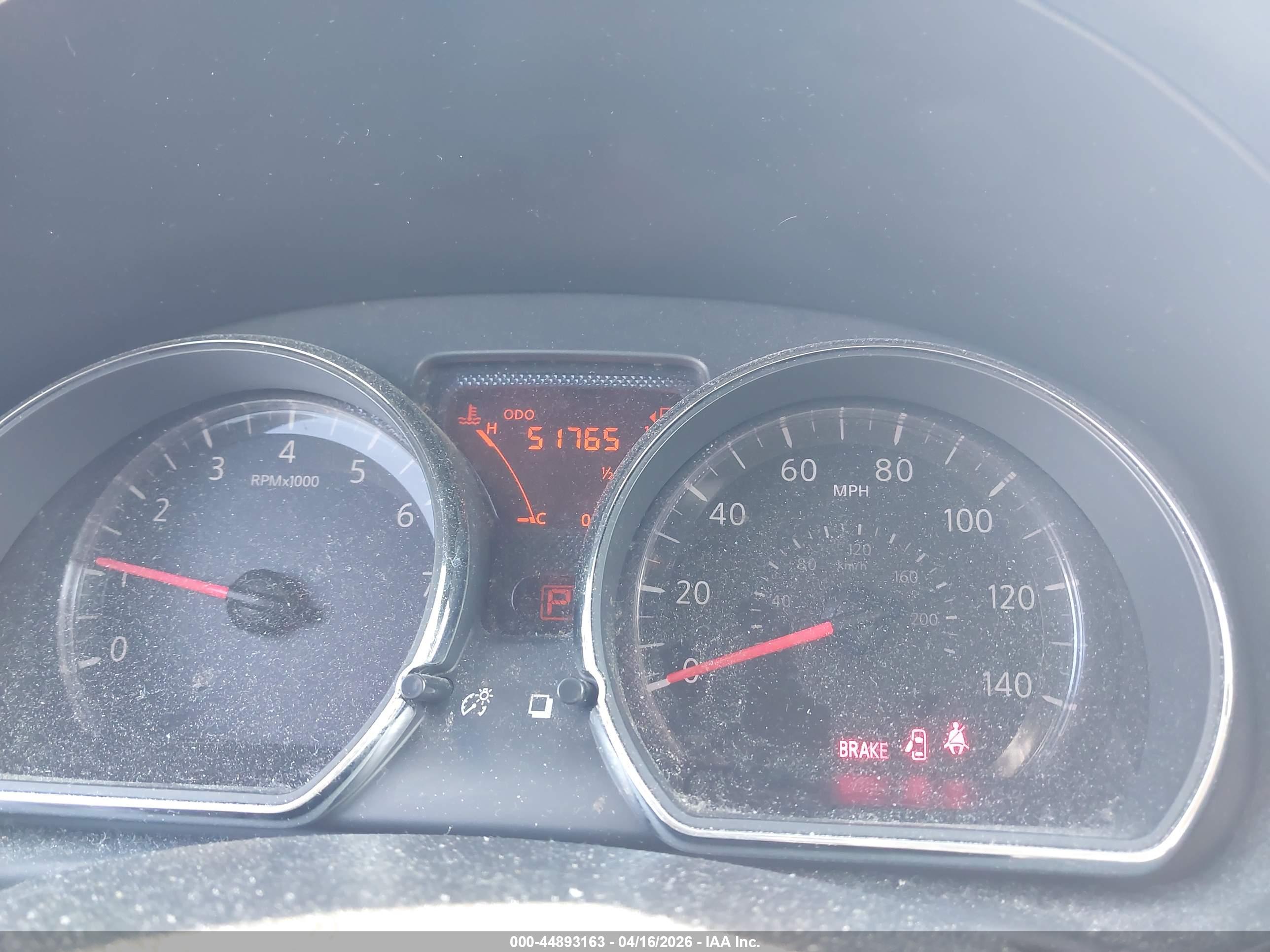 NISSAN VERSA image 7