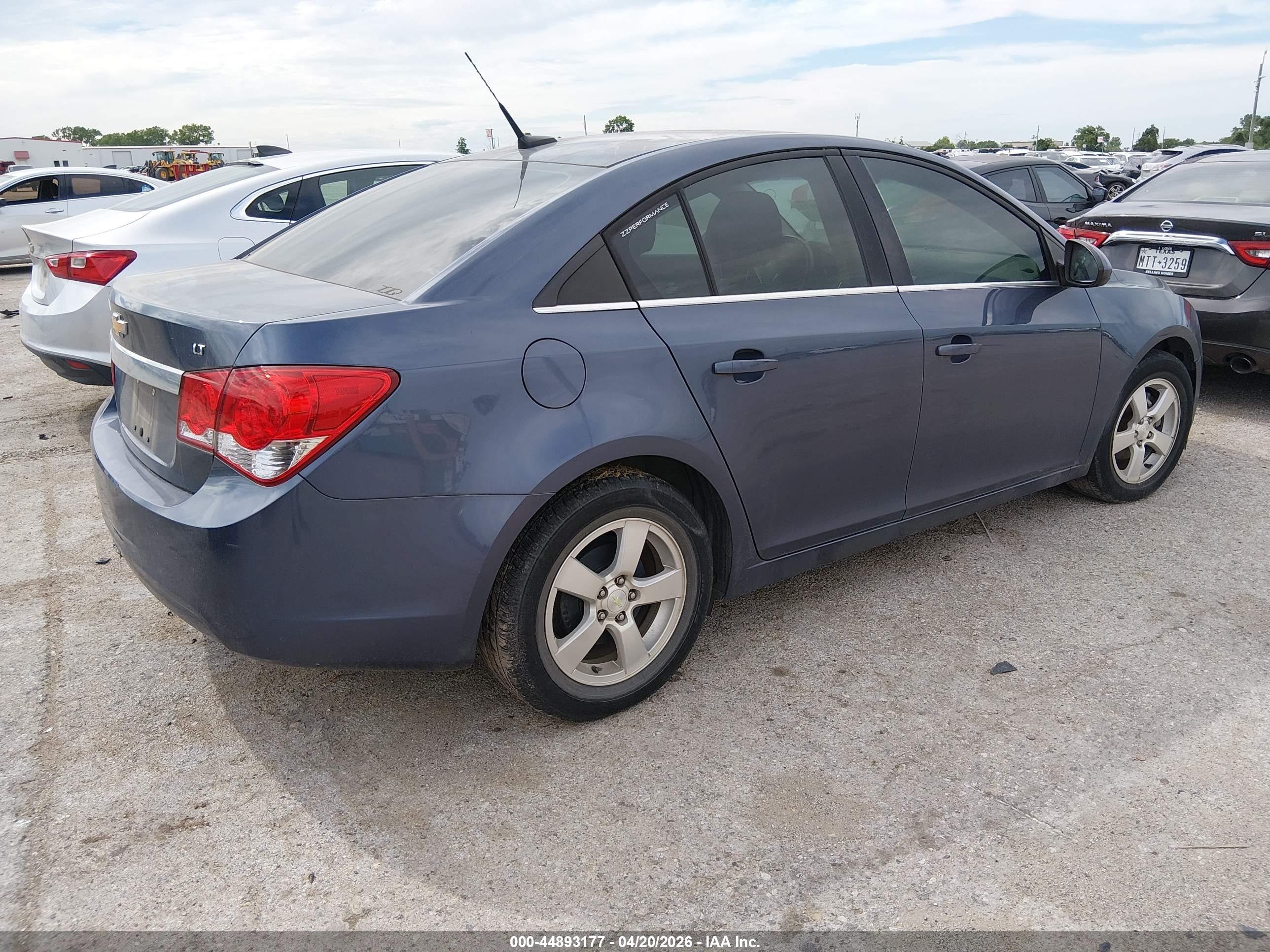 CHEVROLET CRUZE image 4