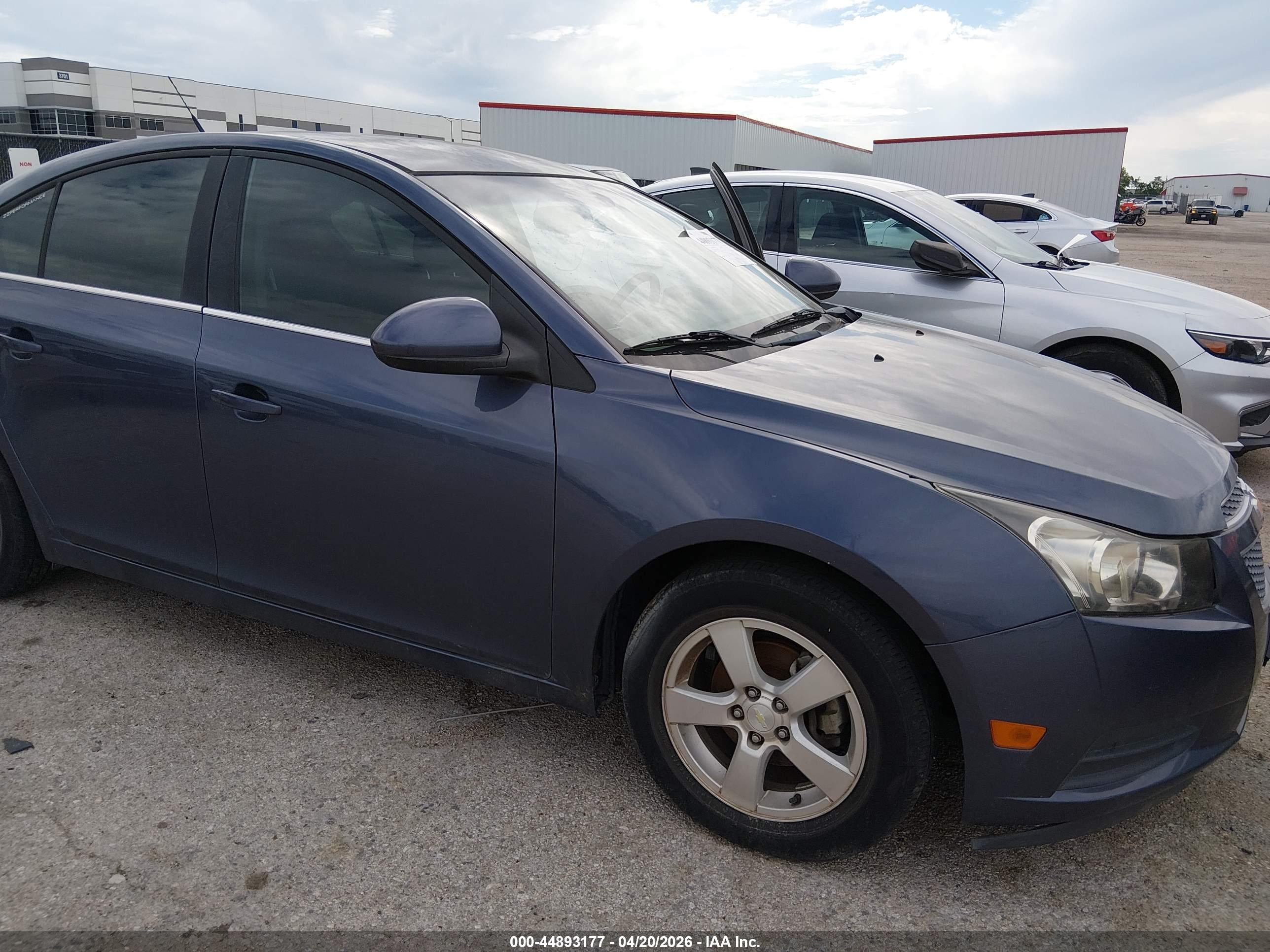CHEVROLET CRUZE image 6
