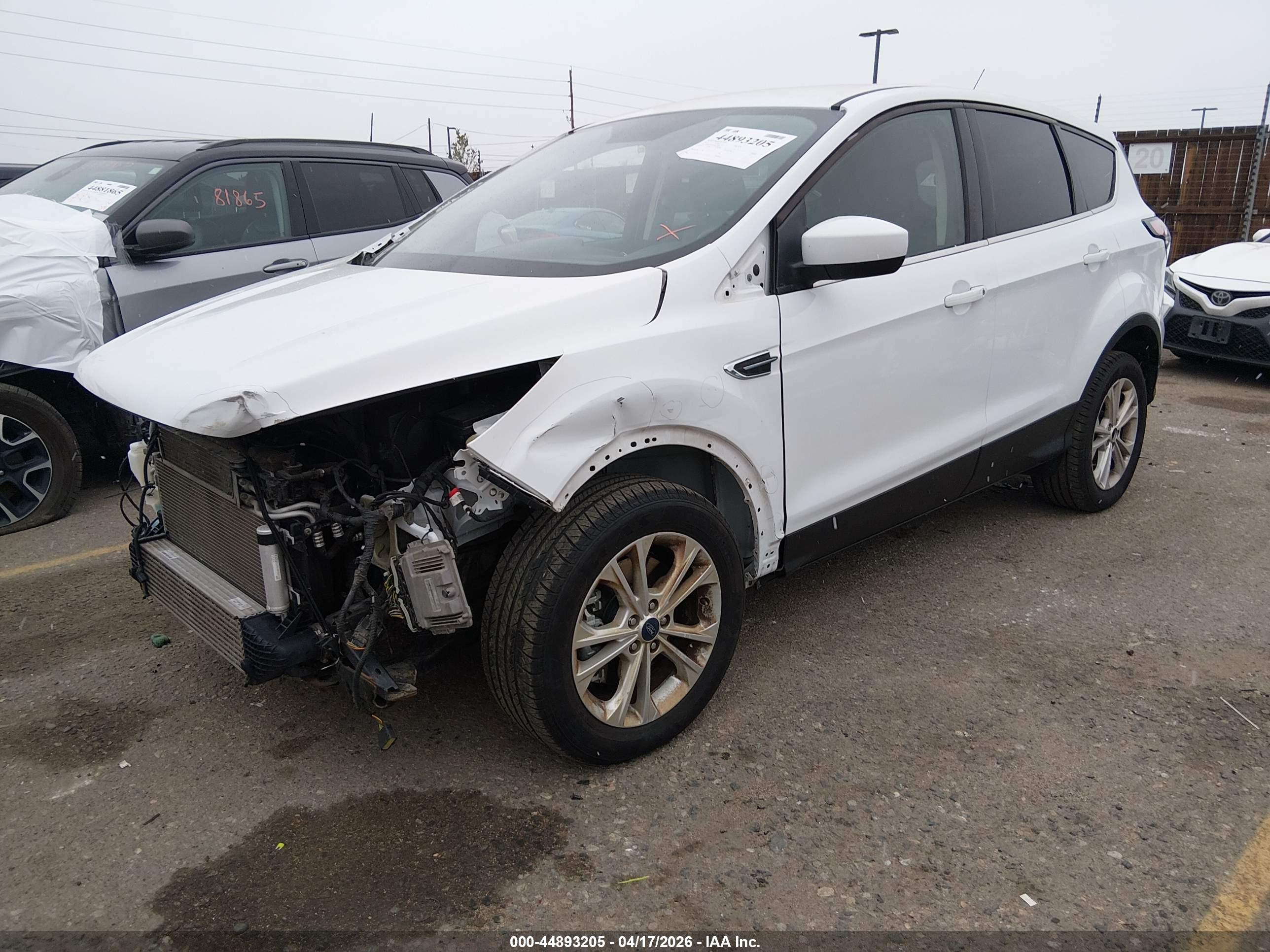 FORD ESCAPE image 2