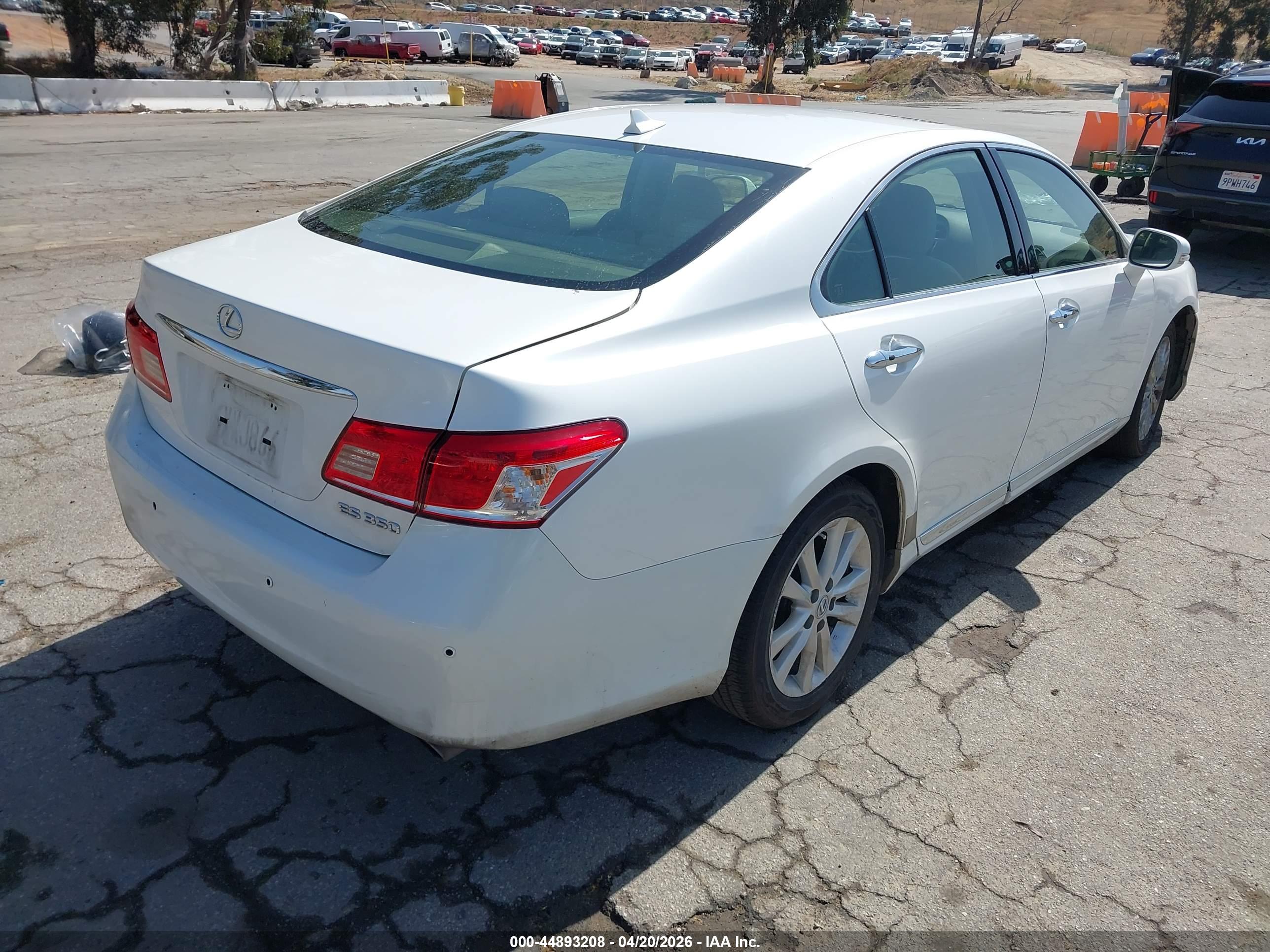 LEXUS ES image 4