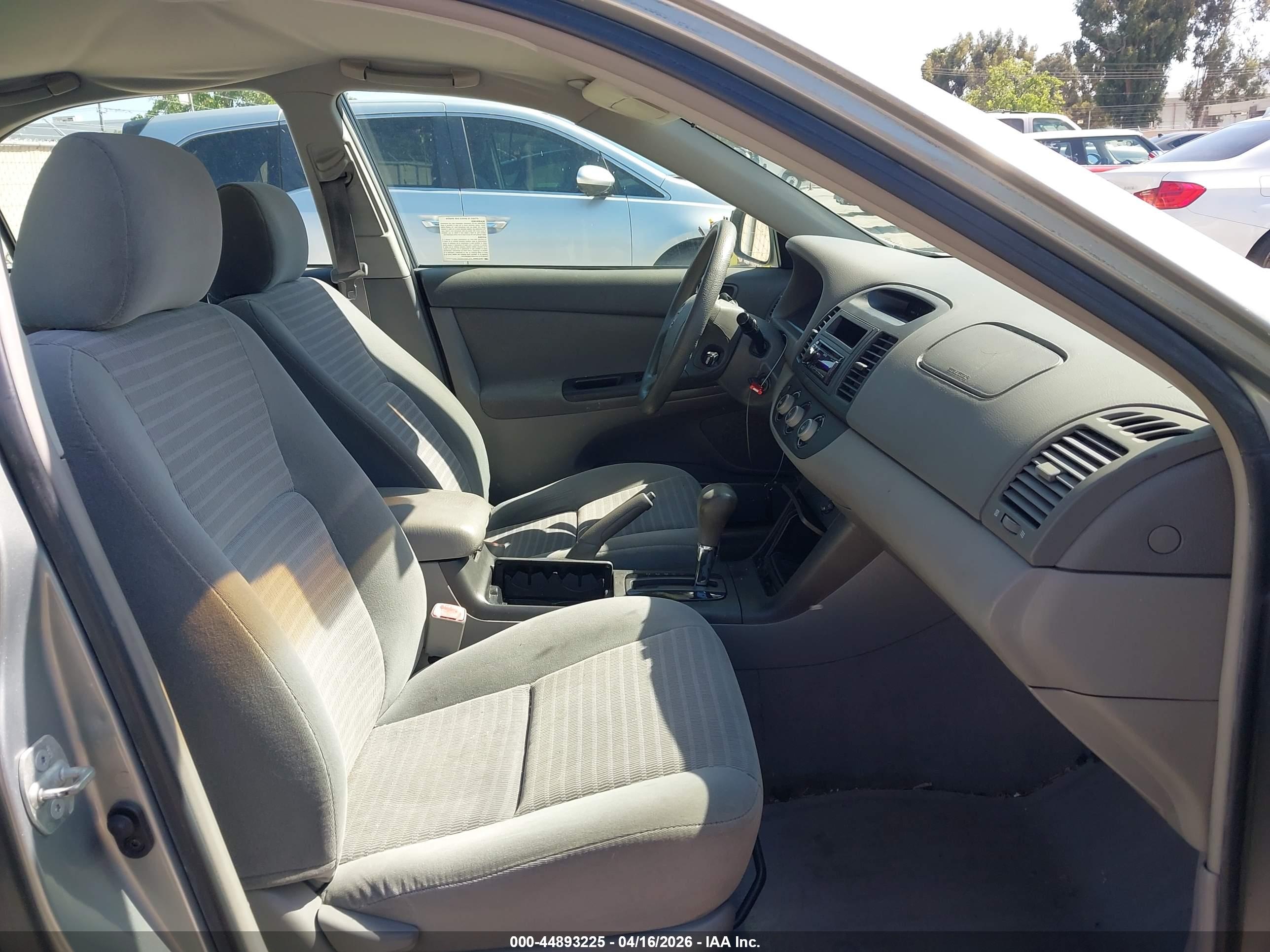TOYOTA CAMRY image 5