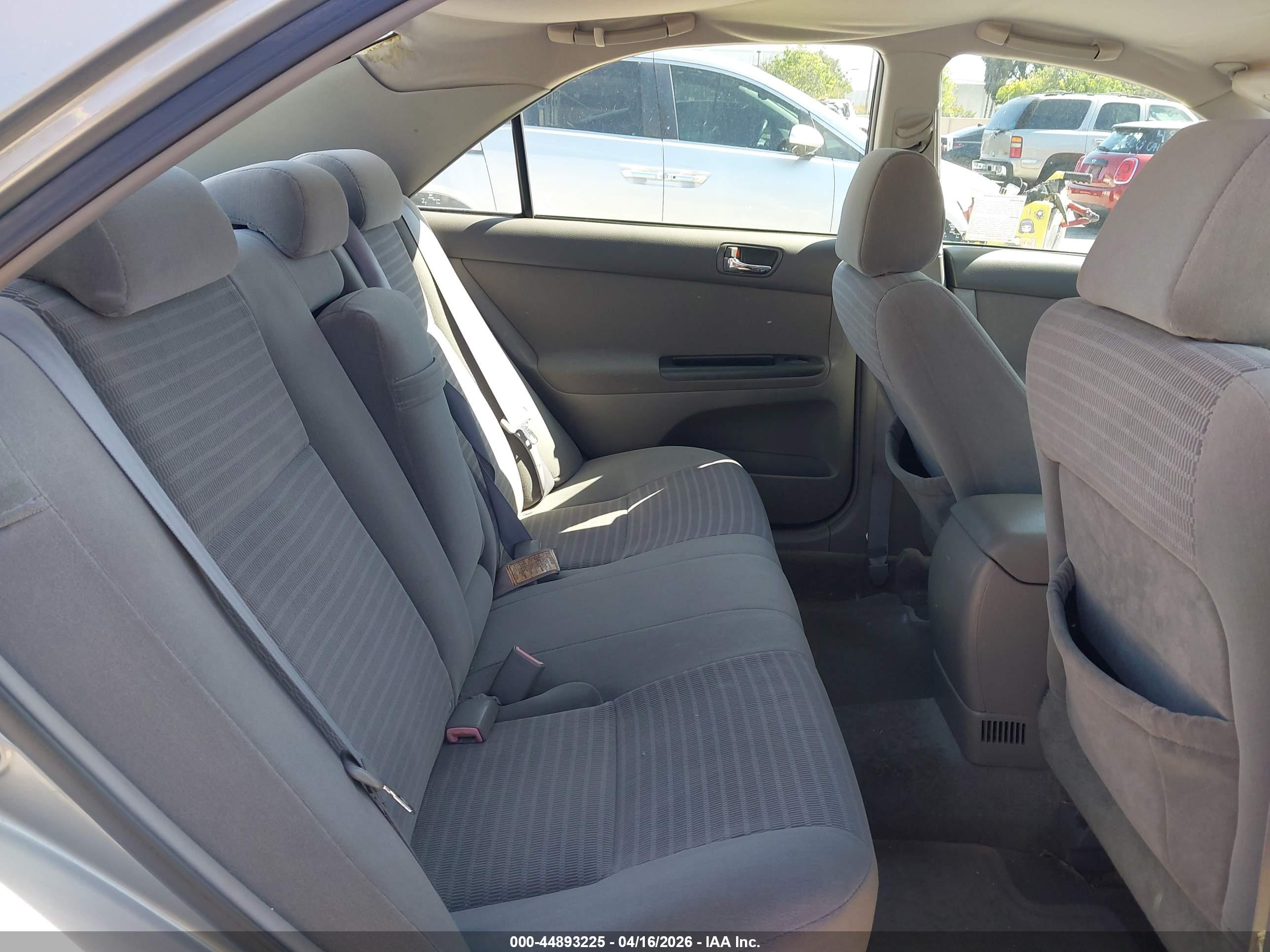 TOYOTA CAMRY image 8
