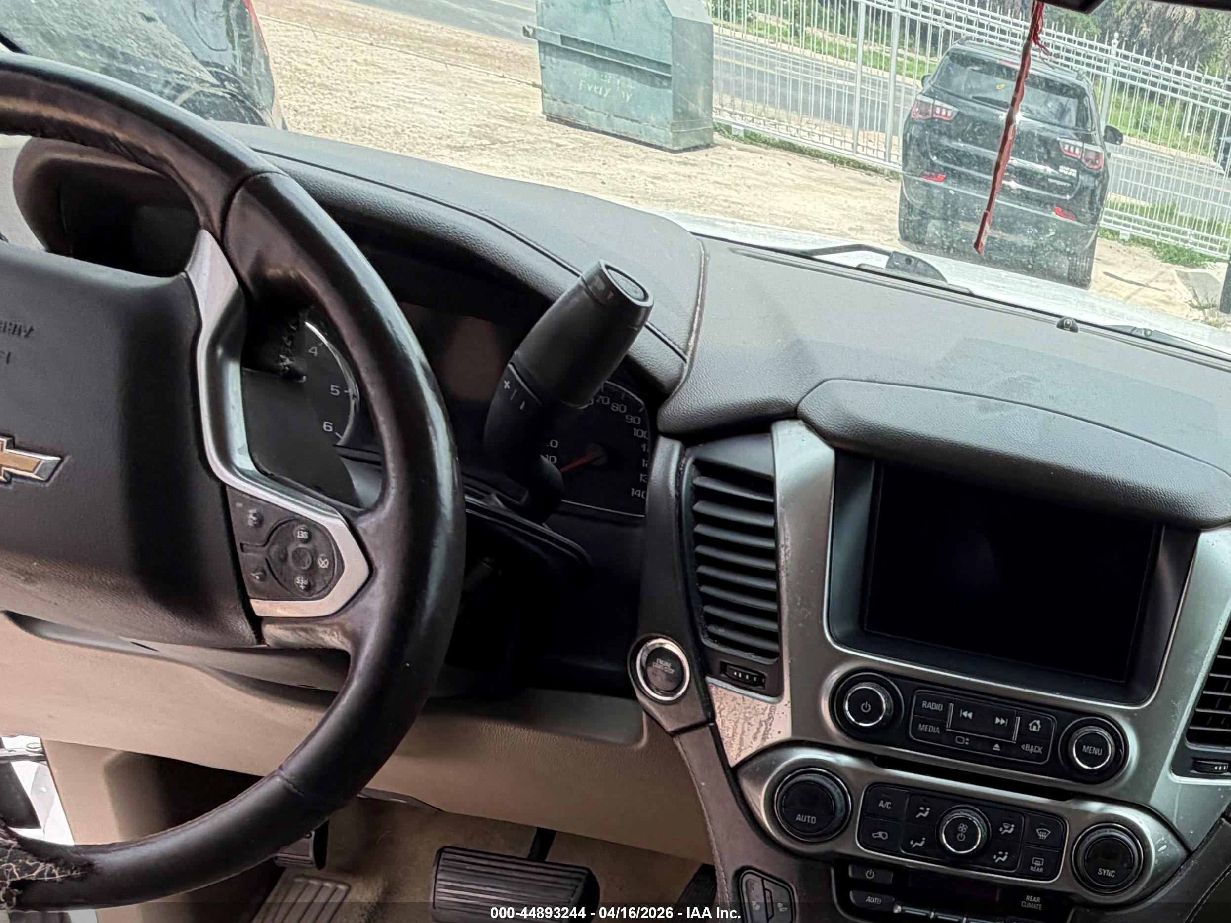 CHEVROLET TAHOE image 7