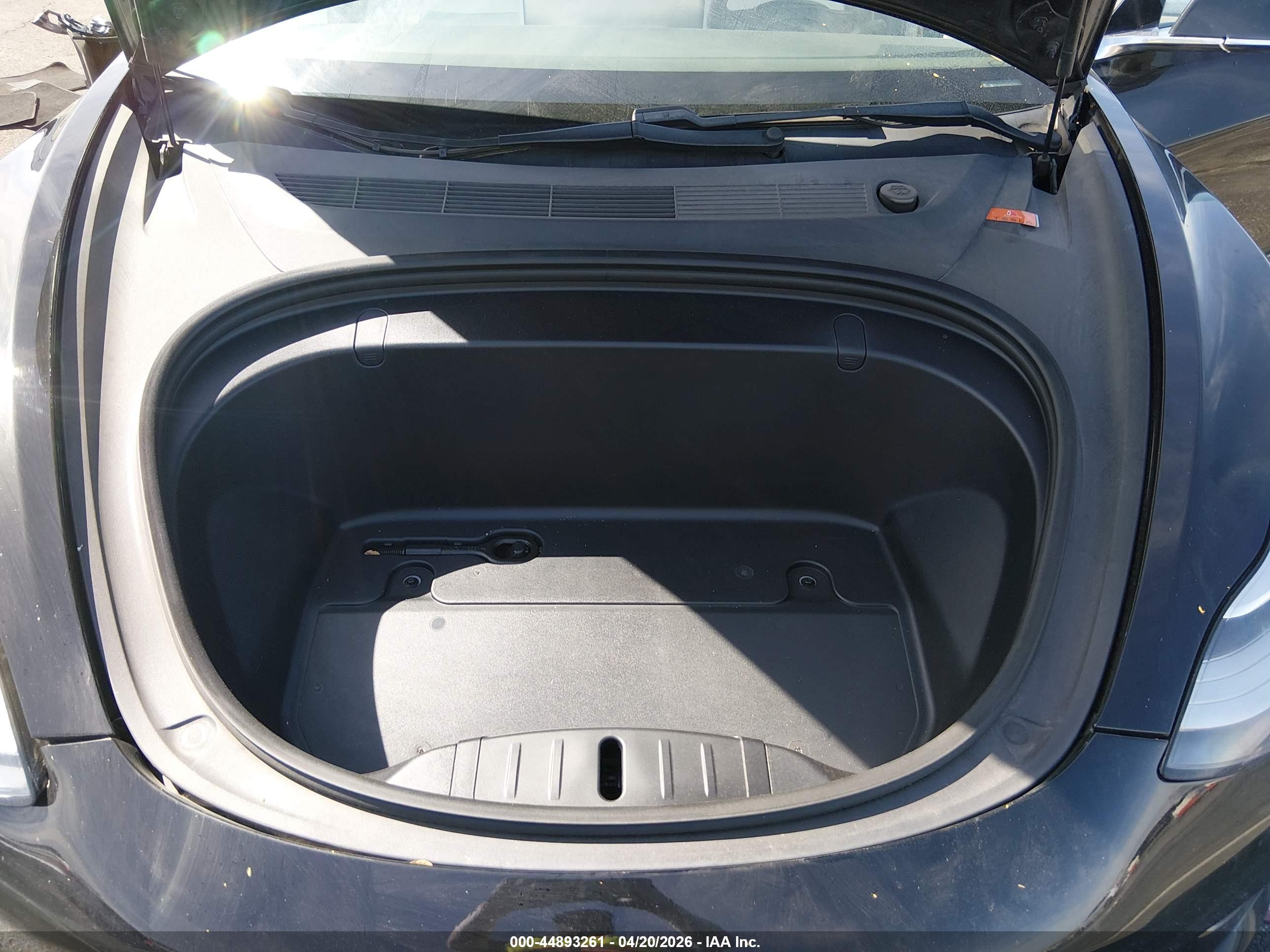 TESLA MODEL image 10