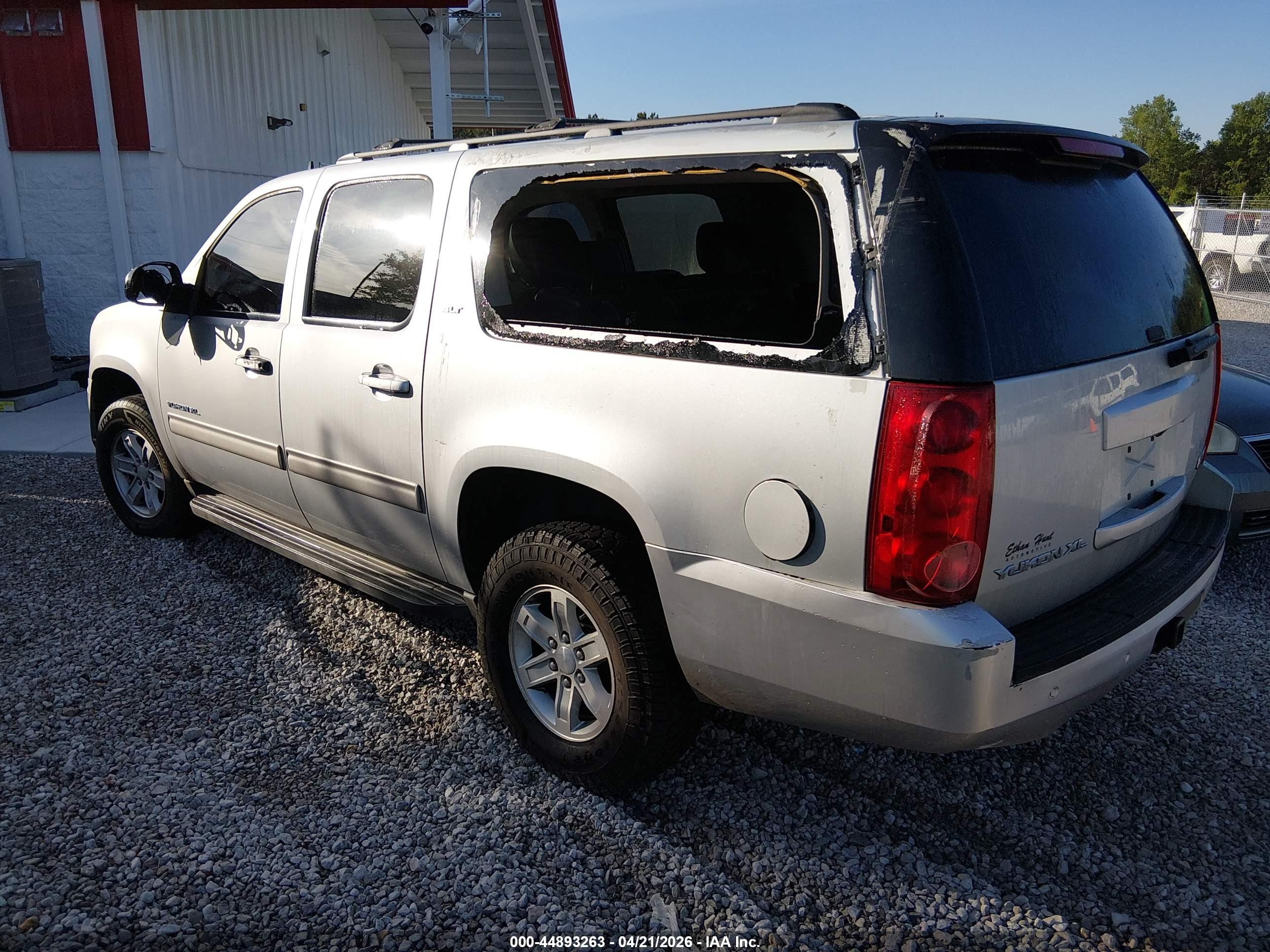 GMC YUKON image 3