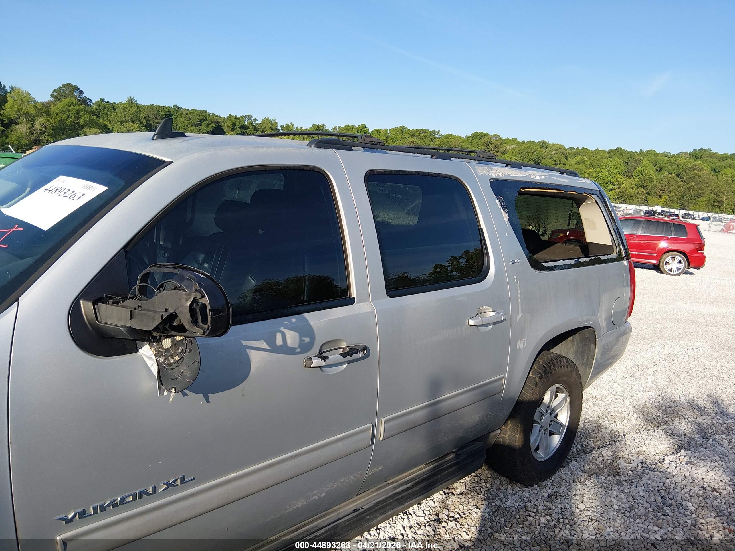 GMC YUKON image 6