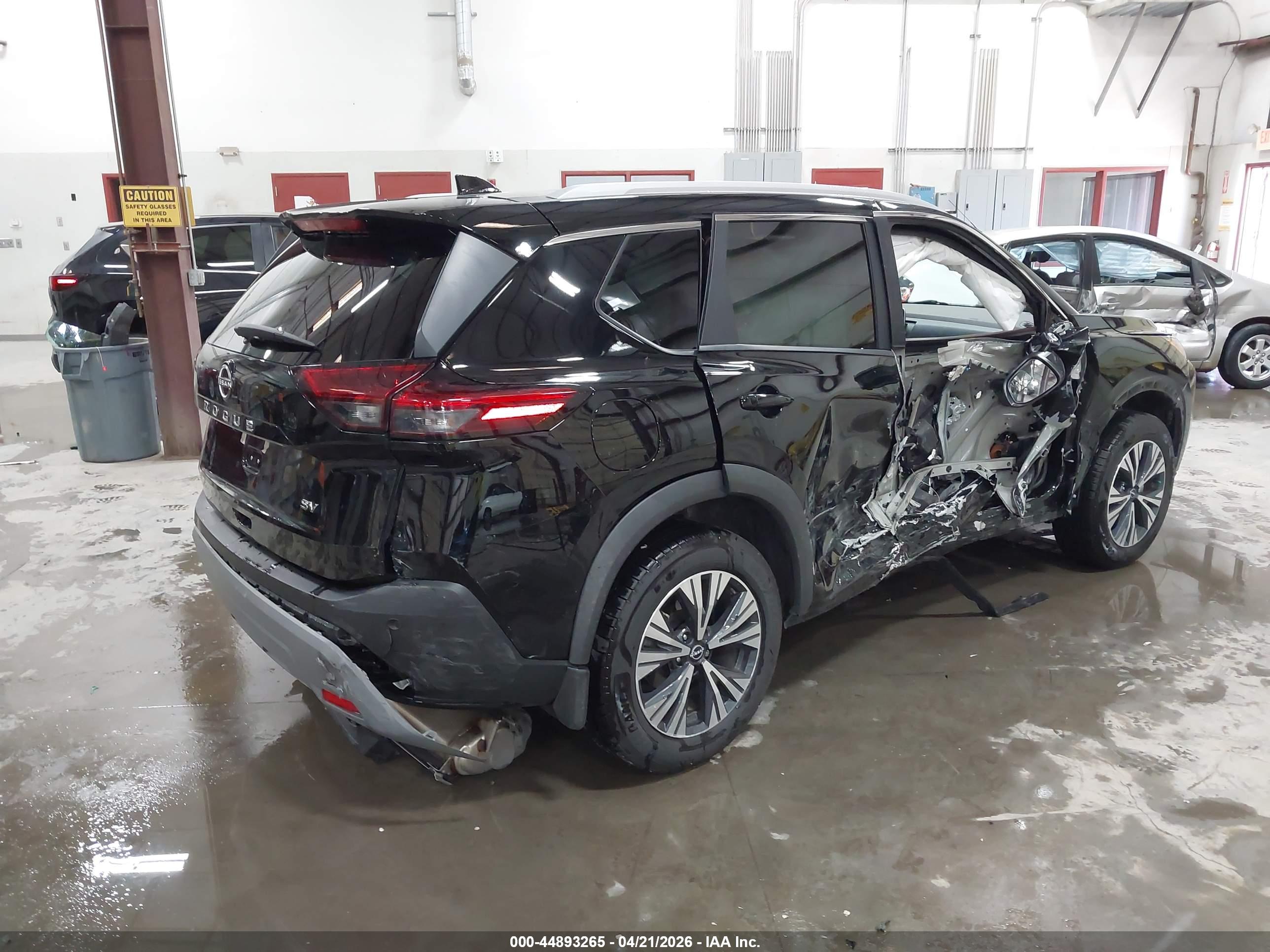 NISSAN ROGUE image 4