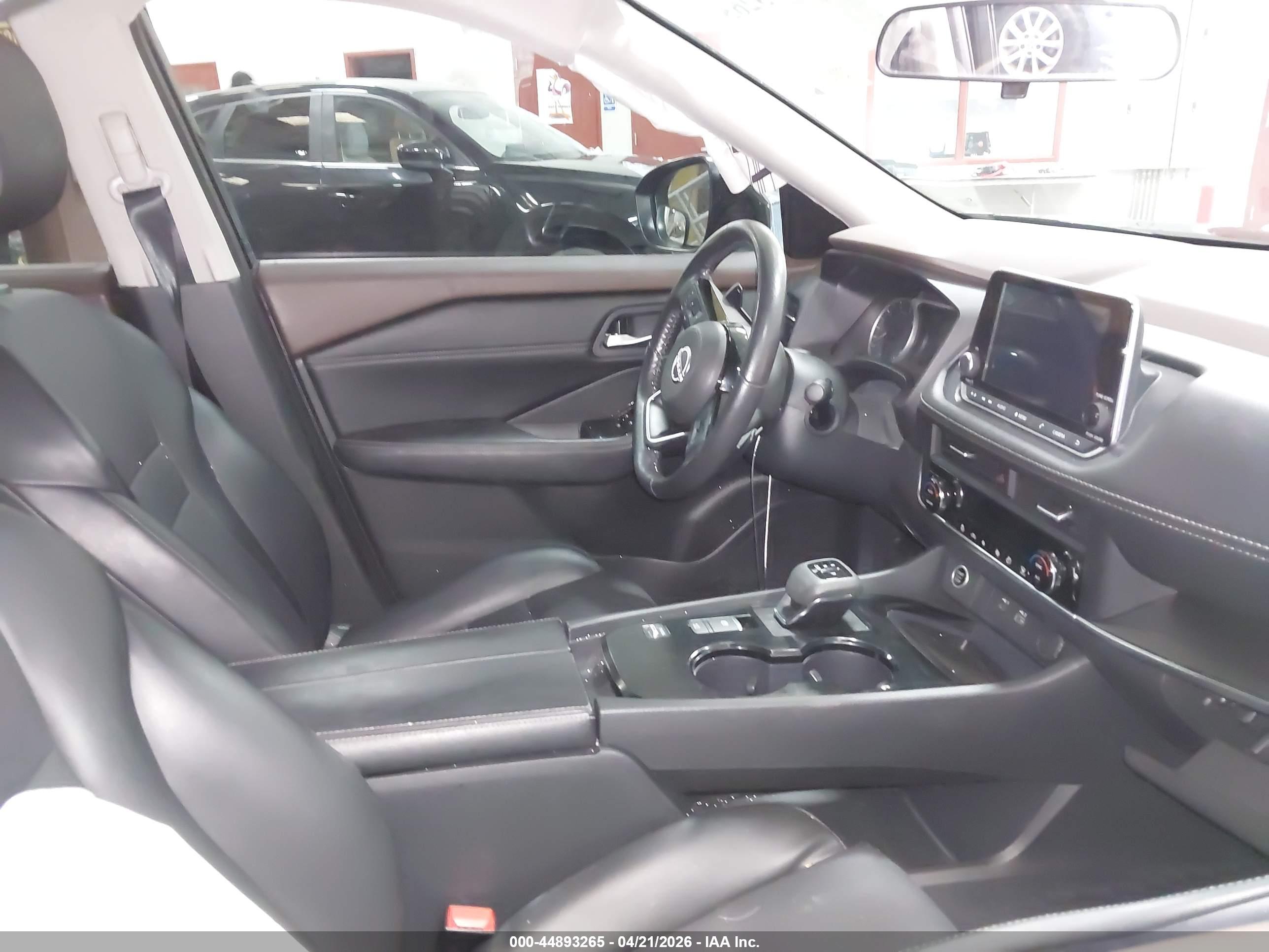 NISSAN ROGUE image 5