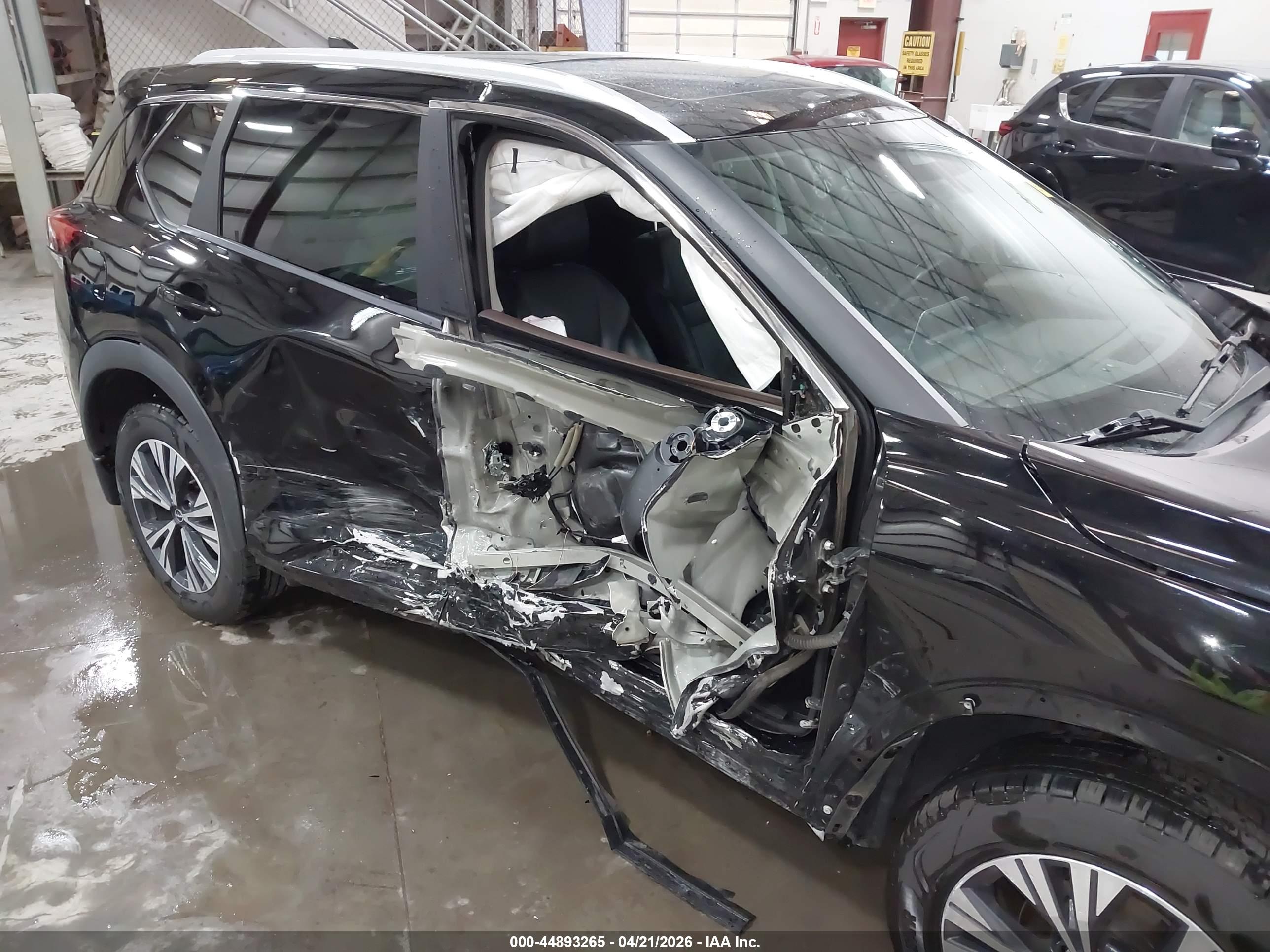 NISSAN ROGUE image 6