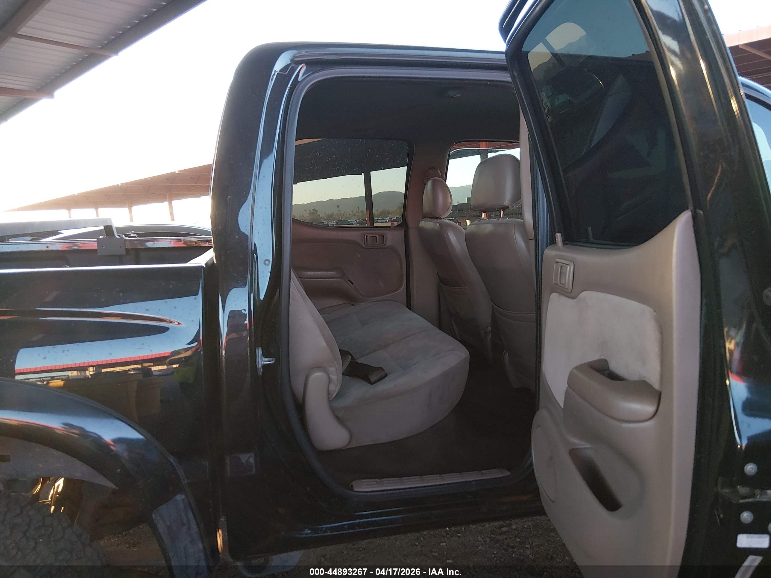 TOYOTA TACOMA image 8