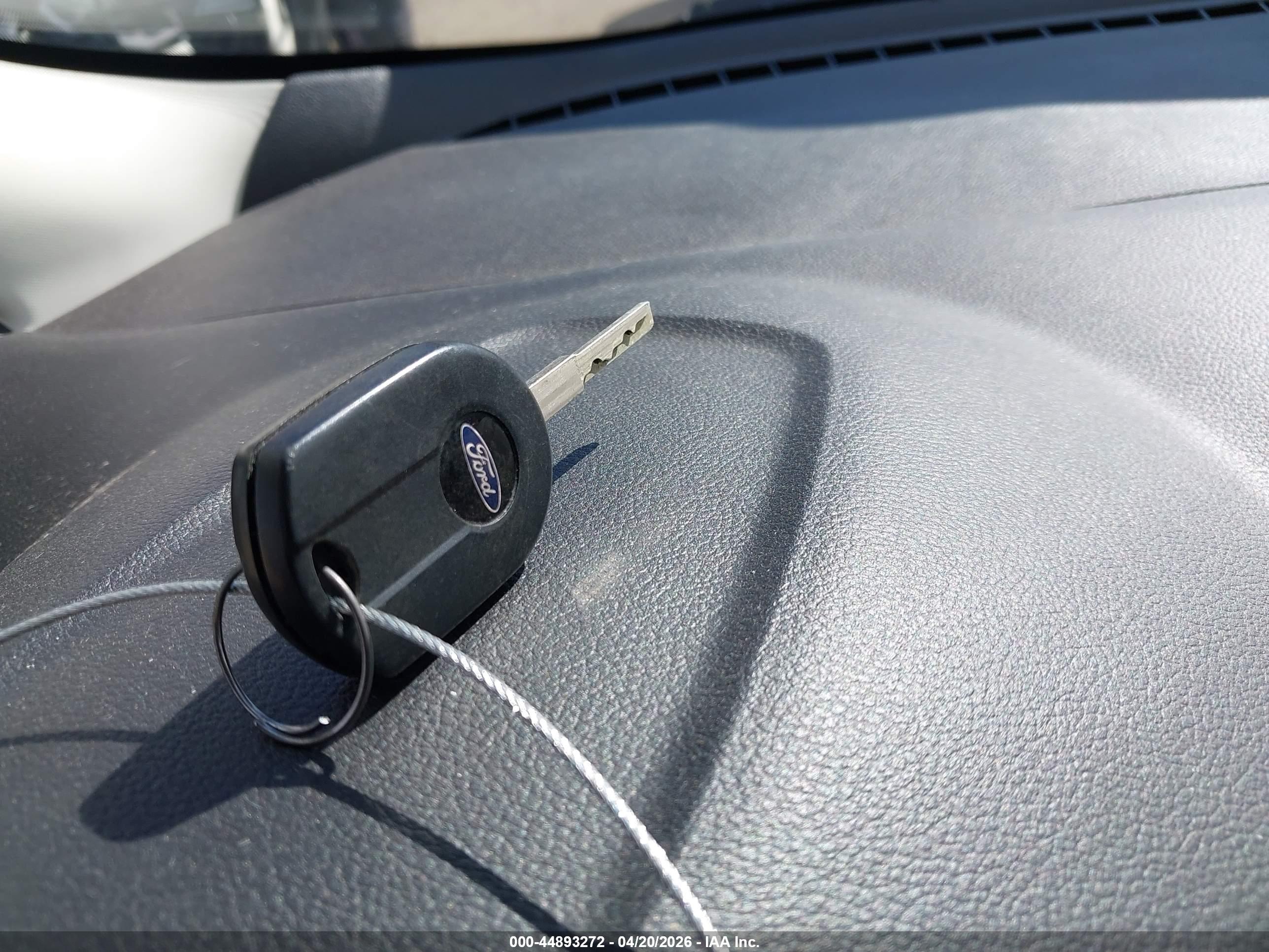 FORD ESCAPE image 11
