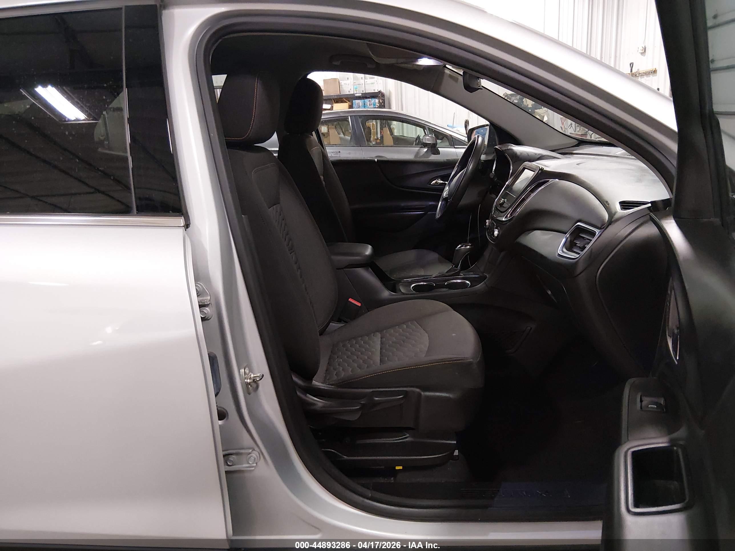 CHEVROLET EQUINOX image 5