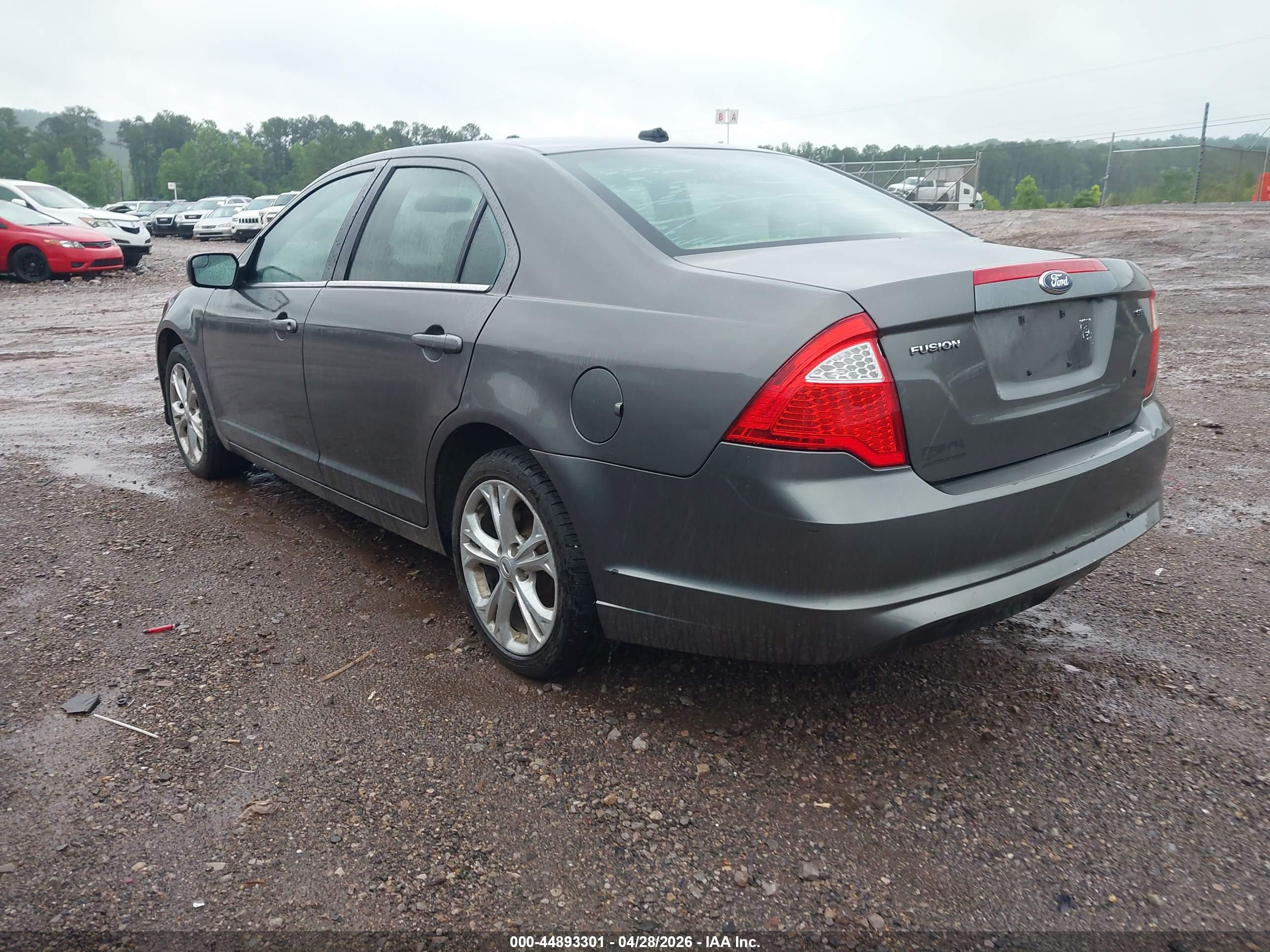FORD FUSION image 3