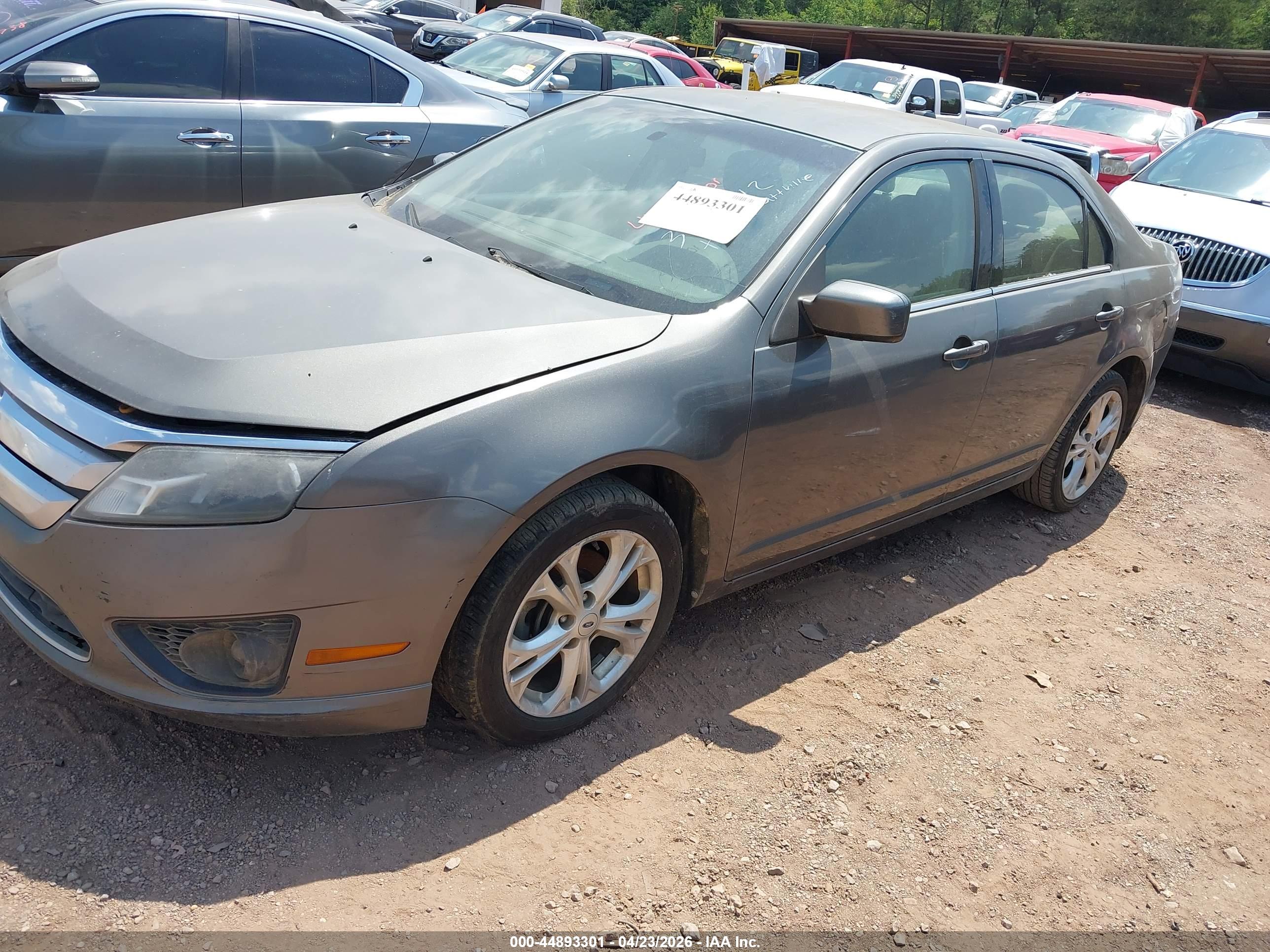 FORD FUSION image 6