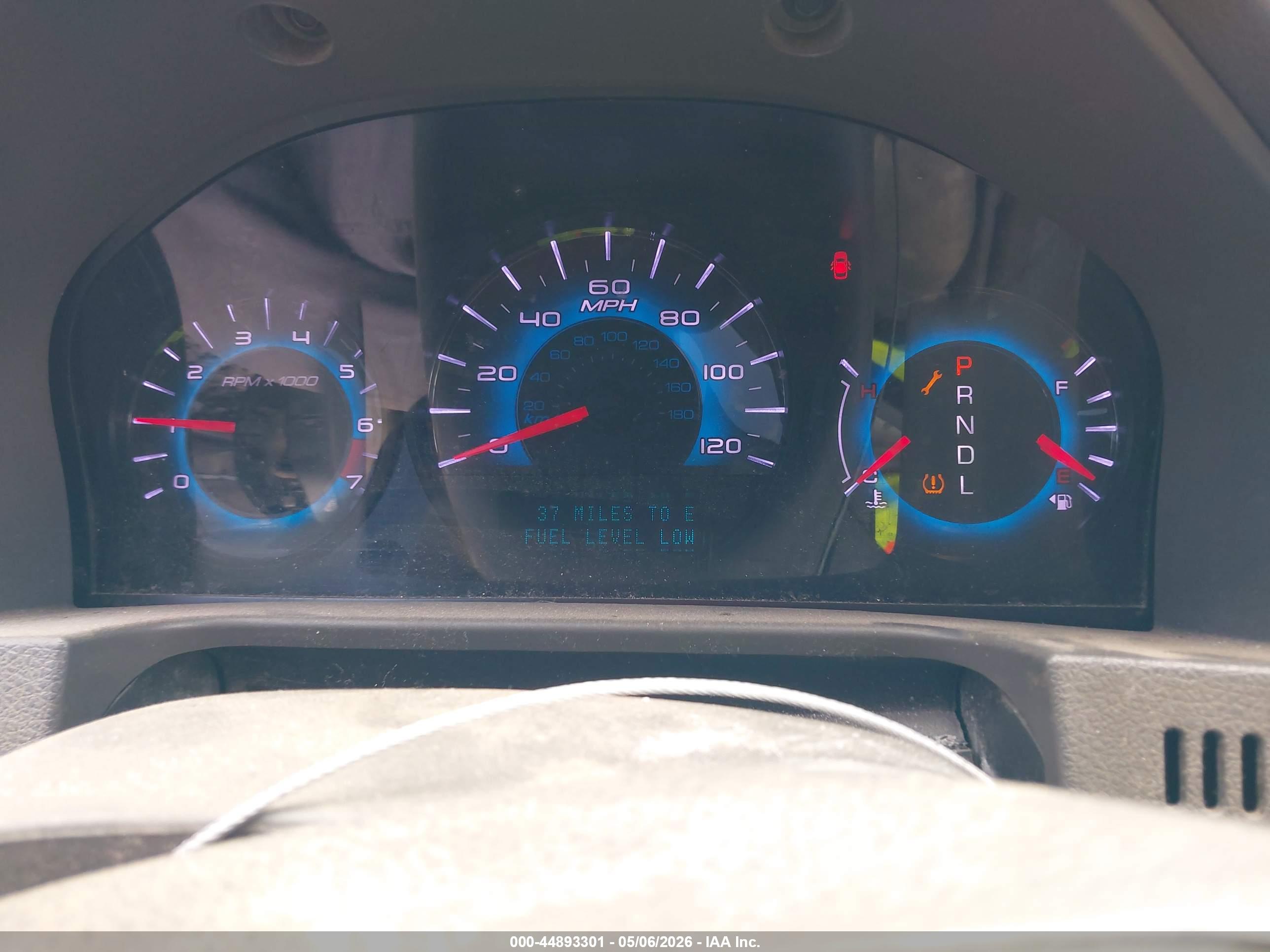 FORD FUSION image 7
