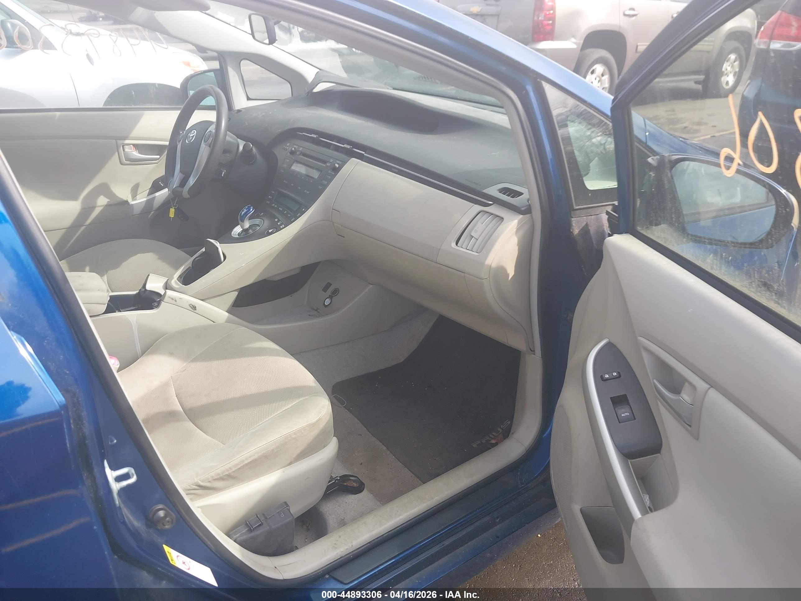 TOYOTA PRIUS image 5