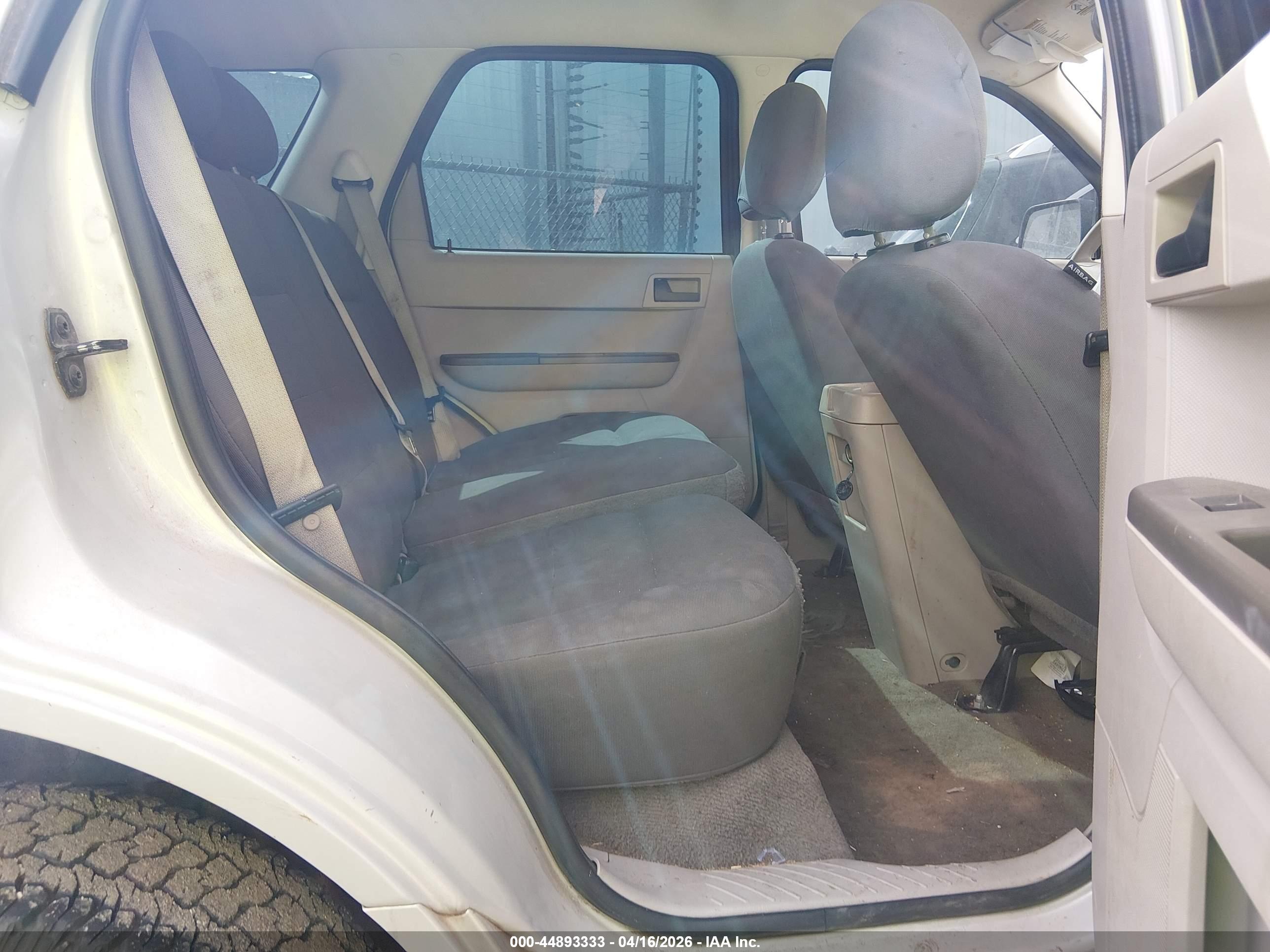 FORD ESCAPE image 8