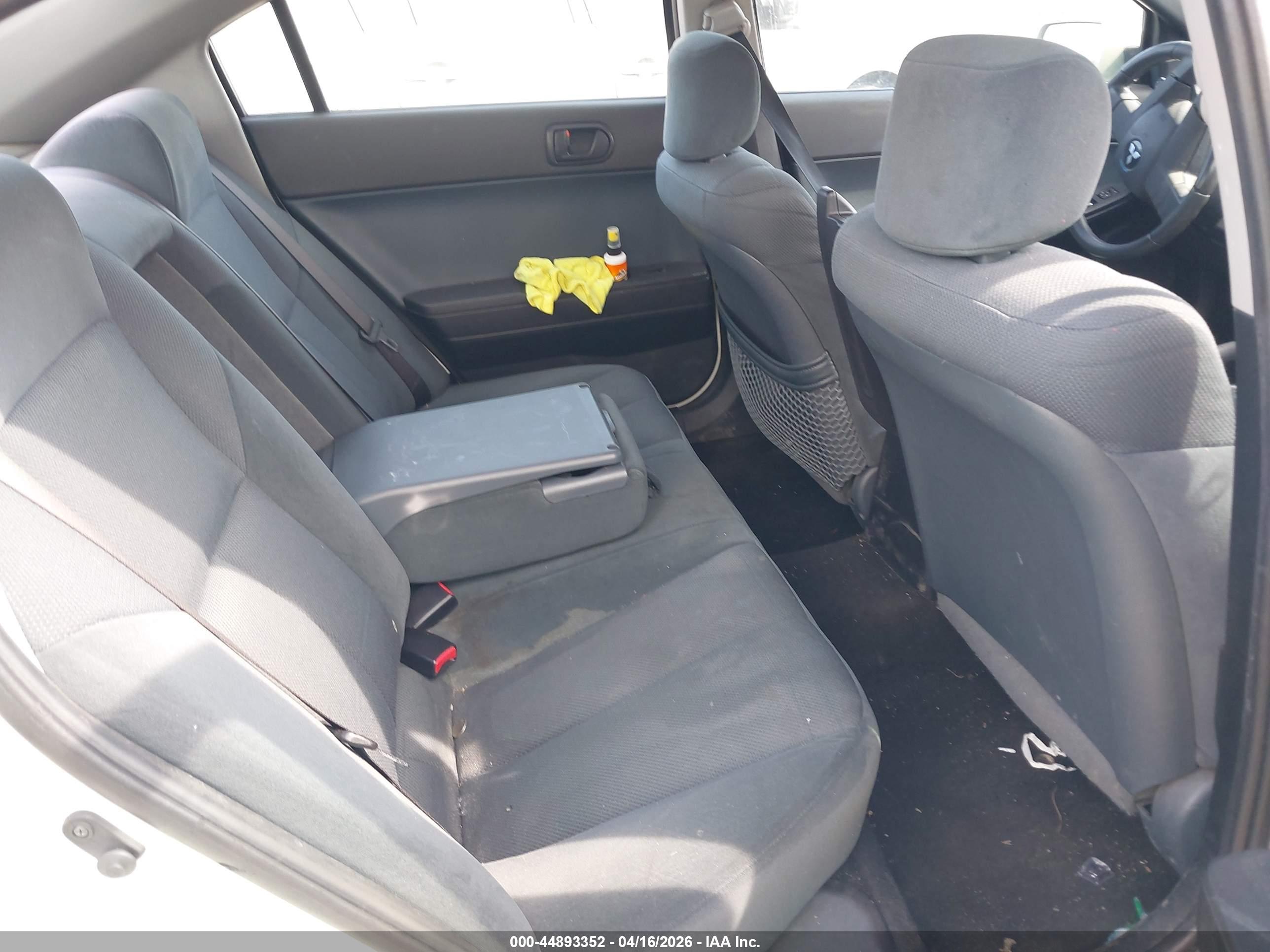 MITSUBISHI GALANT image 8