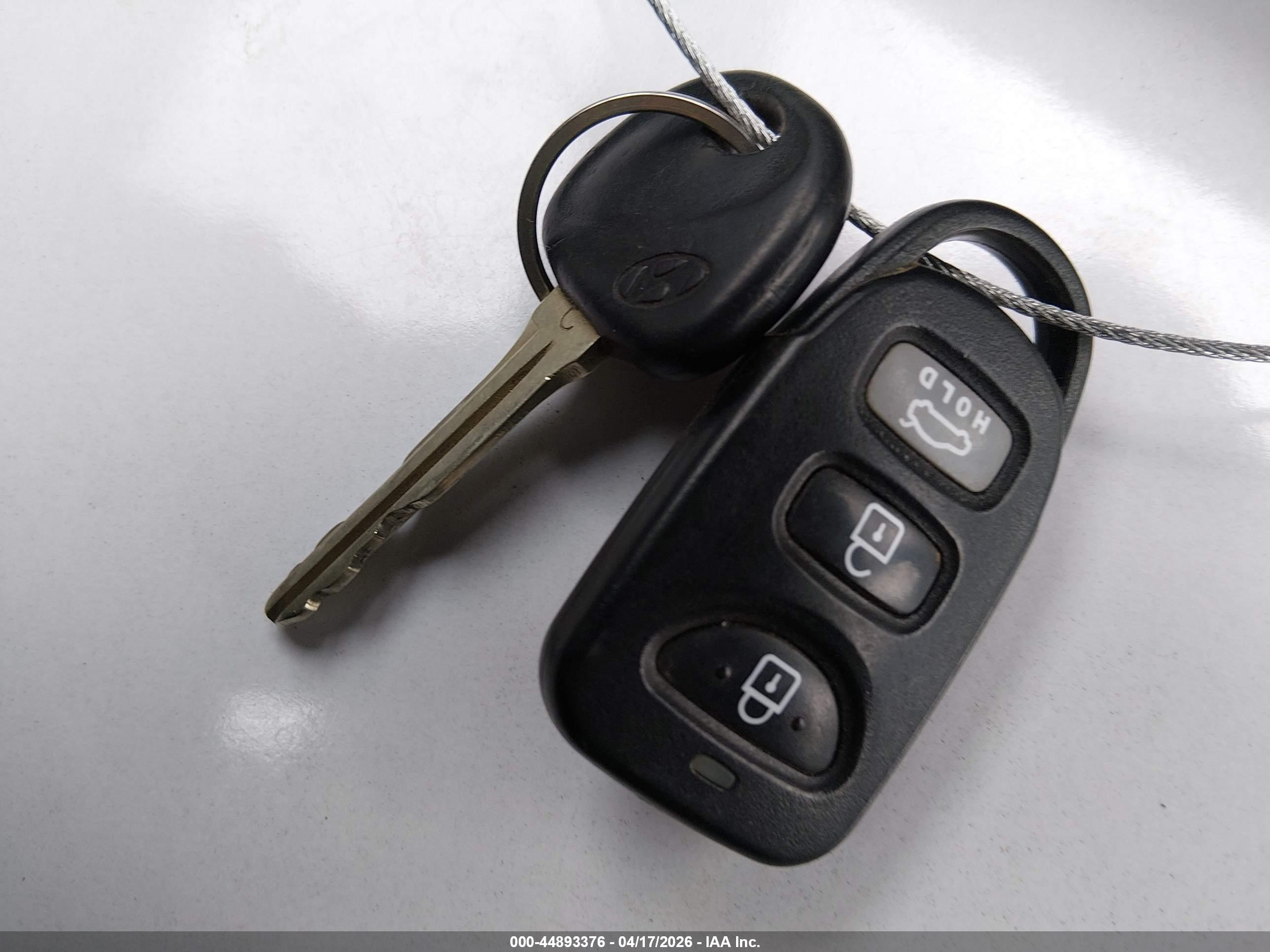 HYUNDAI ELANTRA image 11
