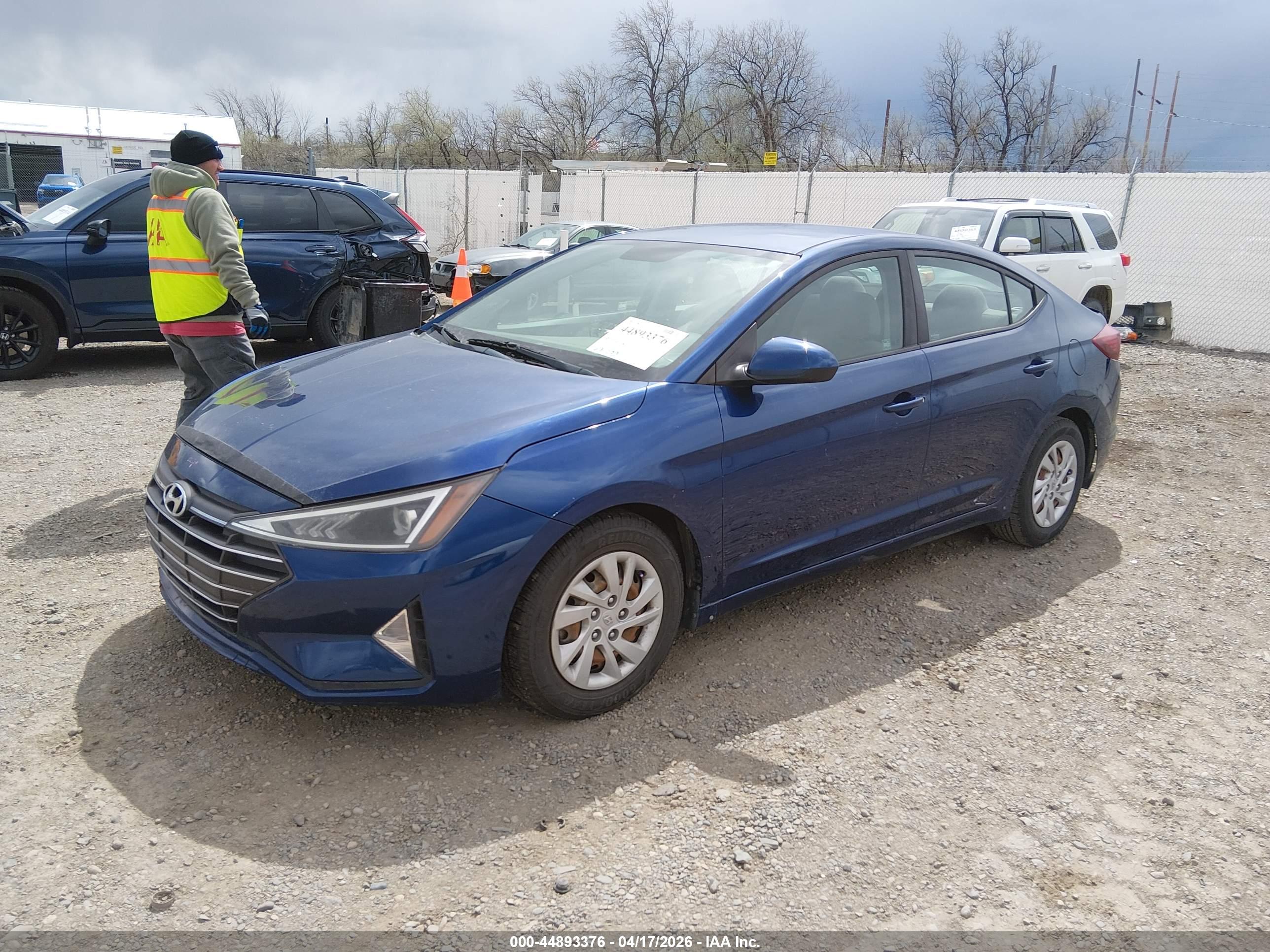 HYUNDAI ELANTRA image 2