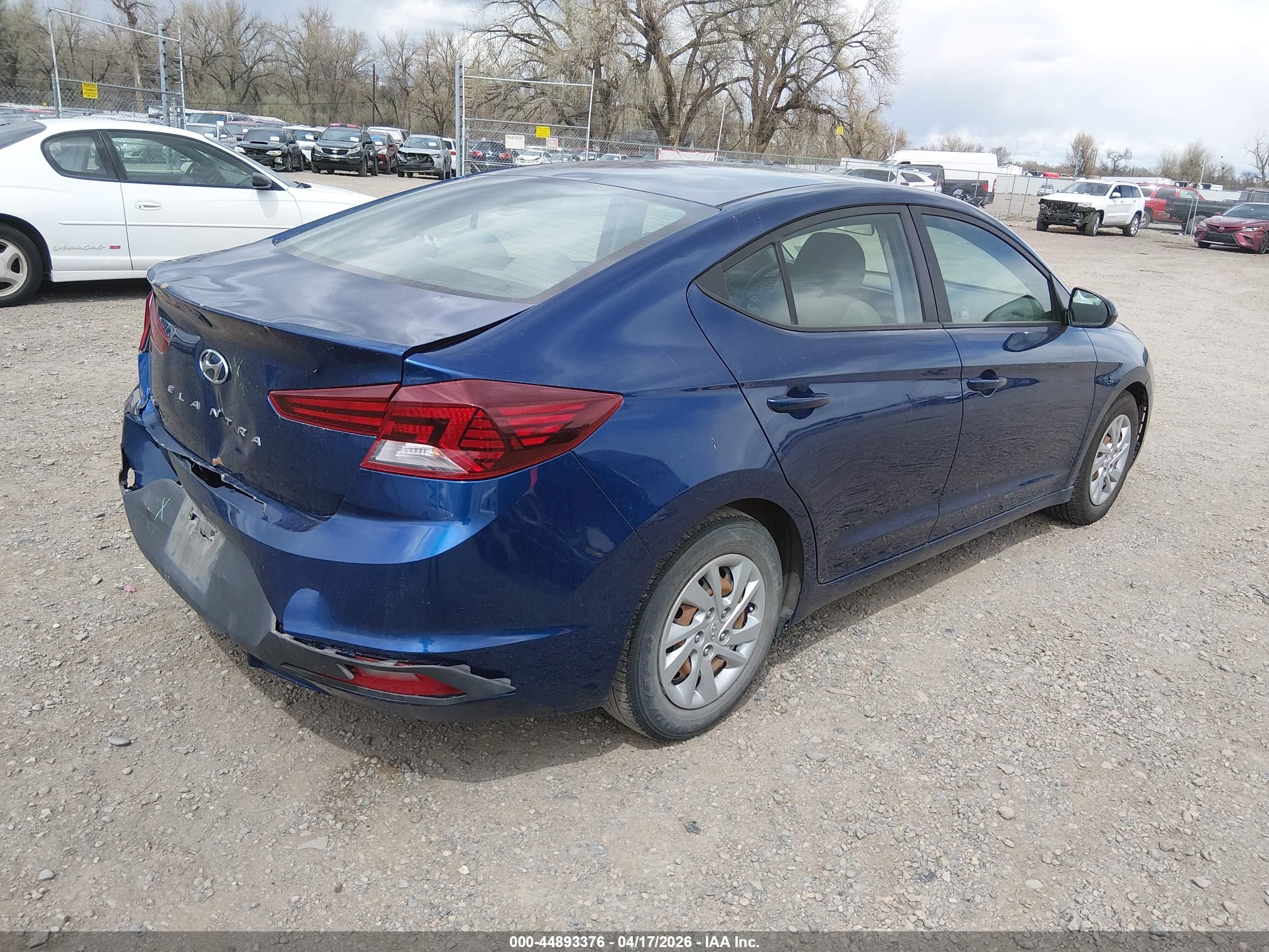 HYUNDAI ELANTRA image 4