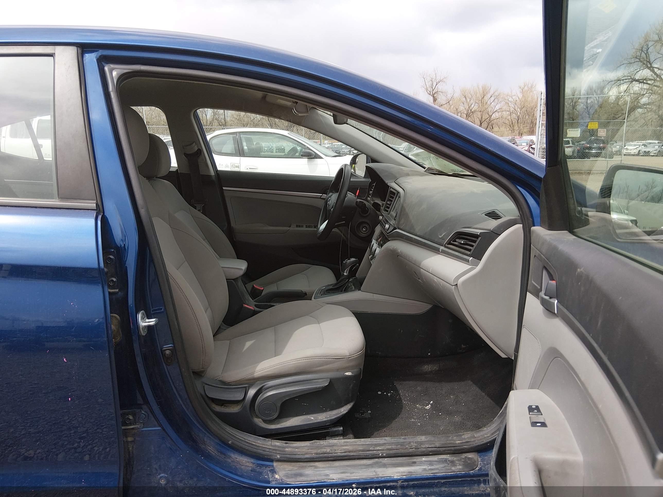 HYUNDAI ELANTRA image 5