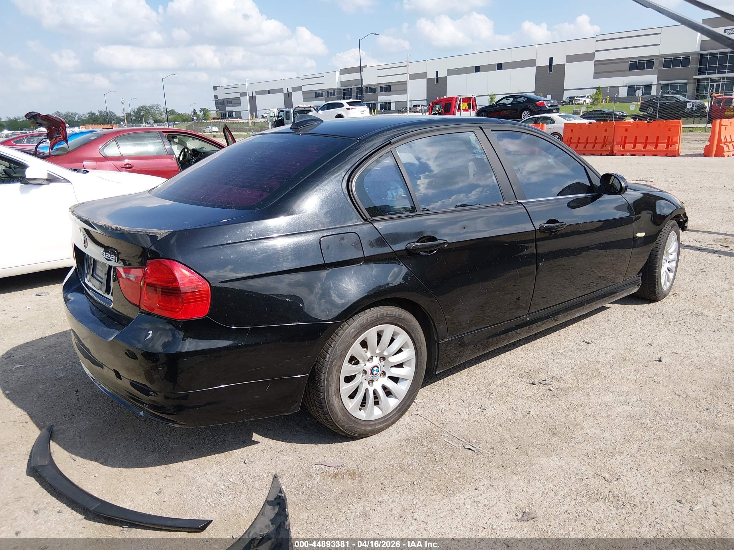 BMW 328I image 4