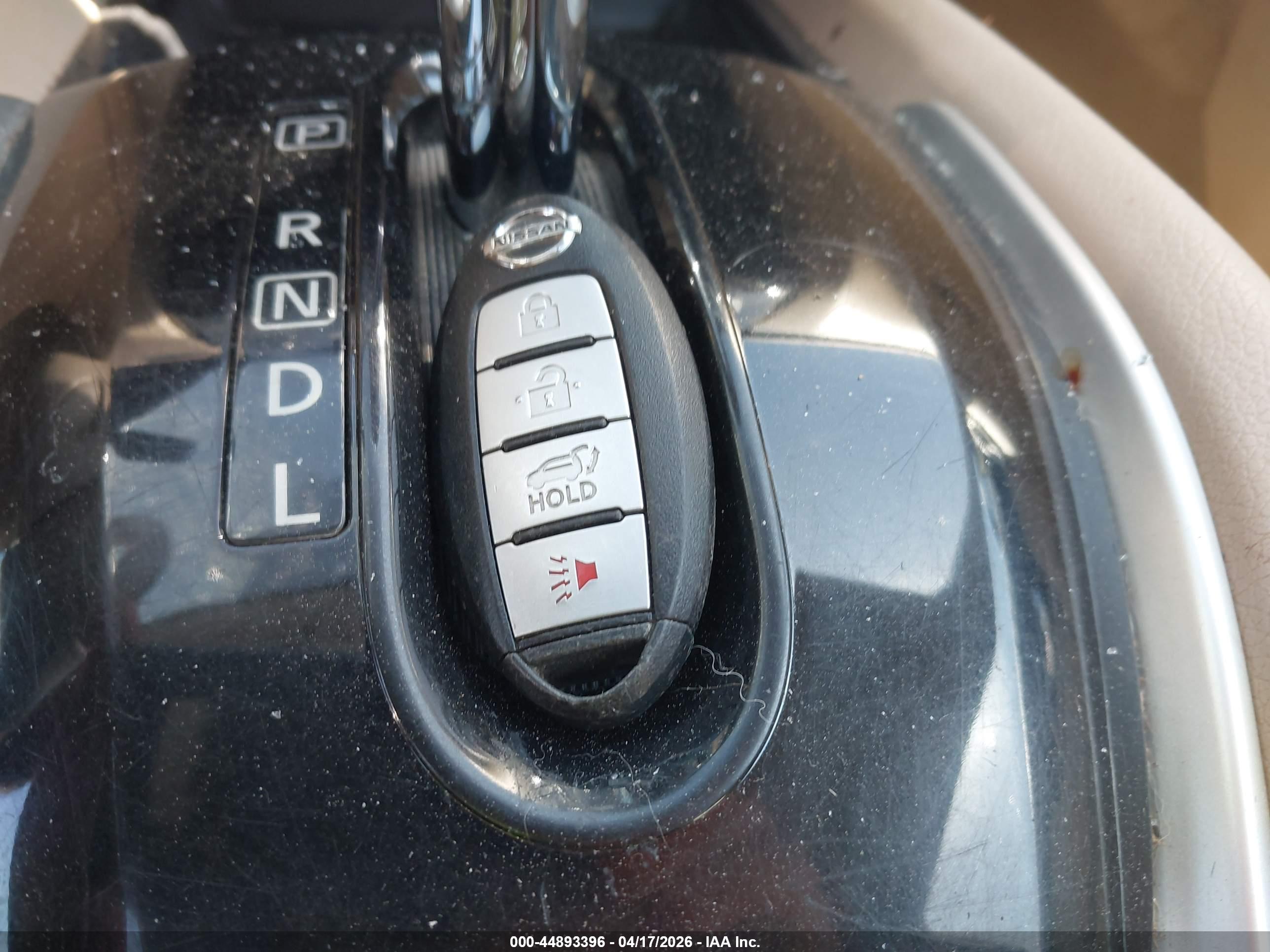 NISSAN ROGUE image 11