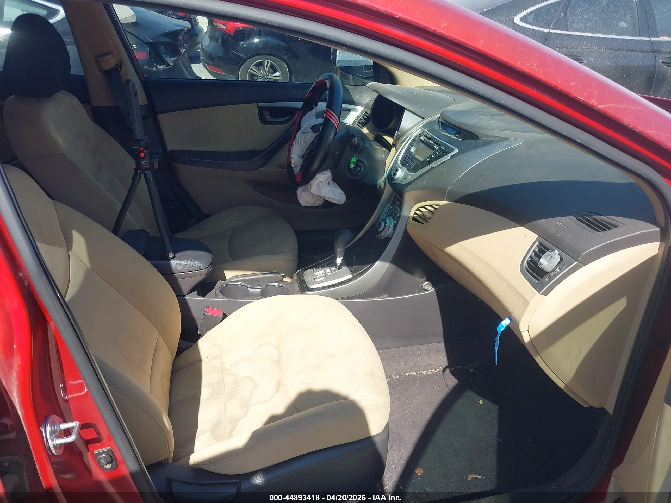 HYUNDAI ELANTRA image 5