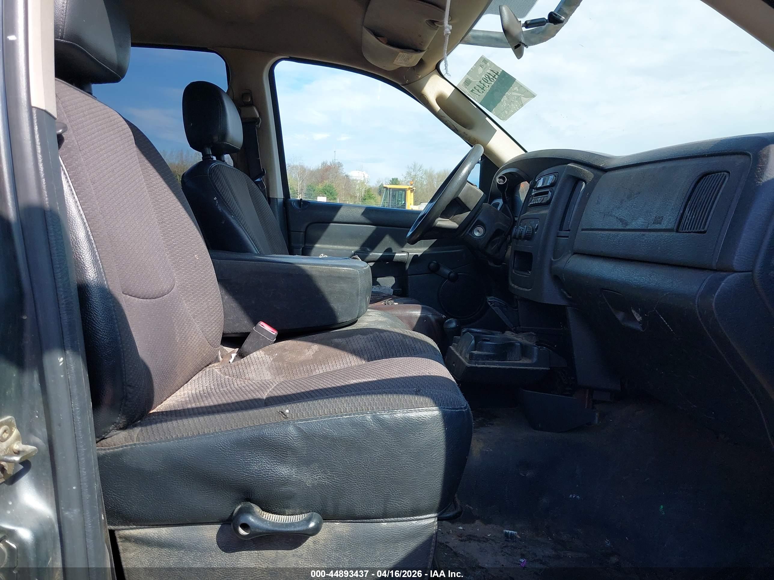 DODGE RAM image 5