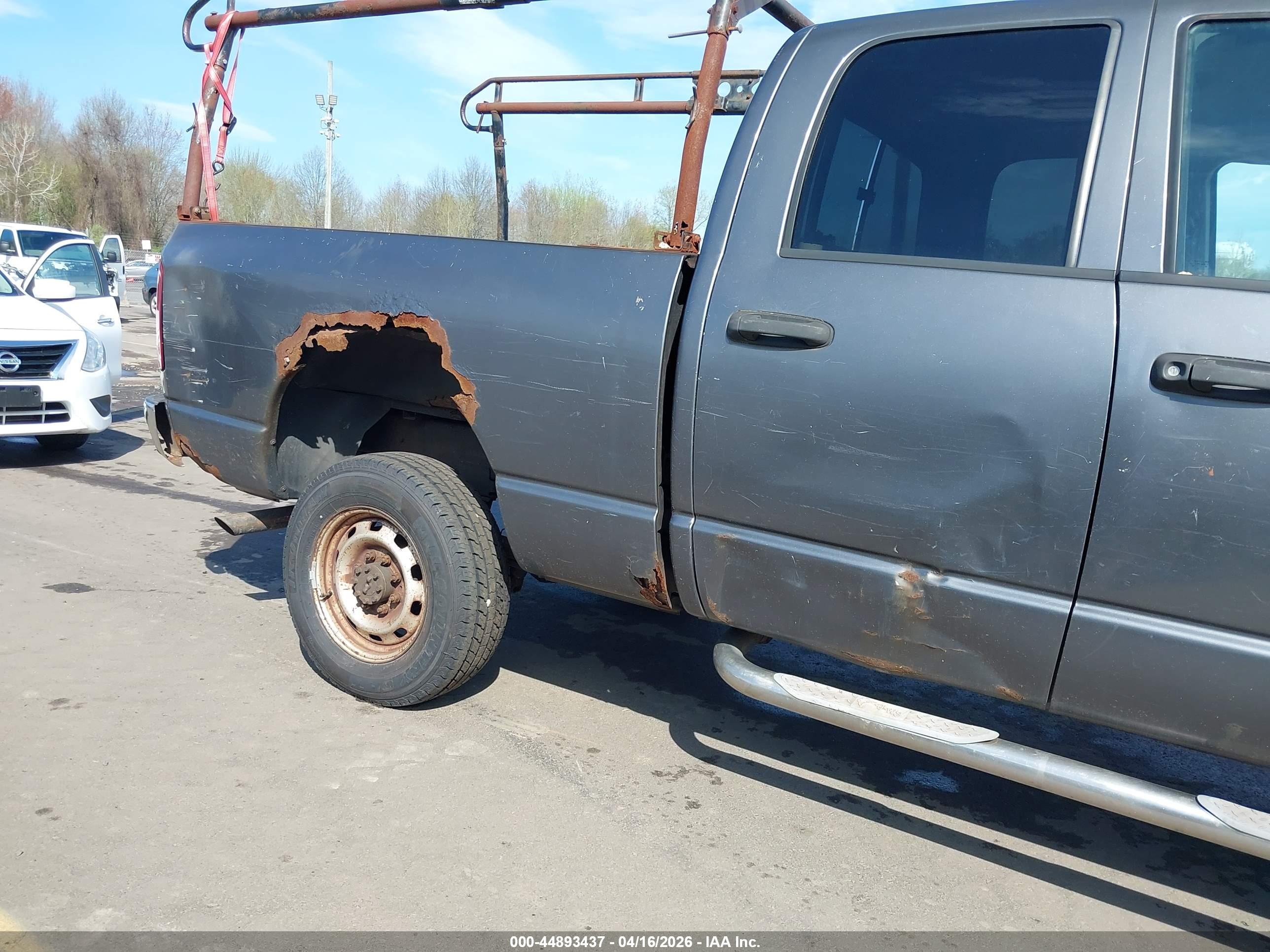 DODGE RAM image 6