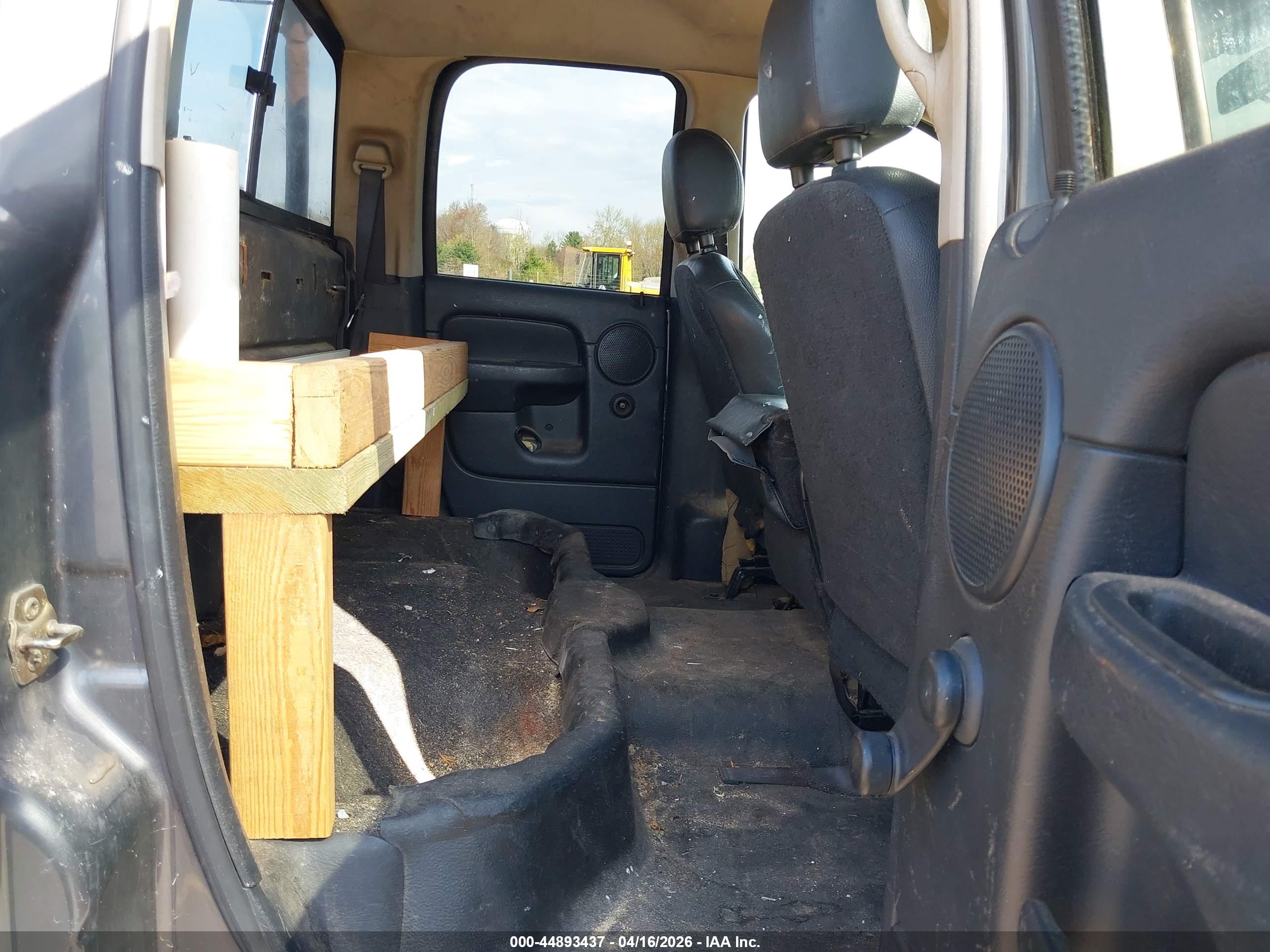 DODGE RAM image 8