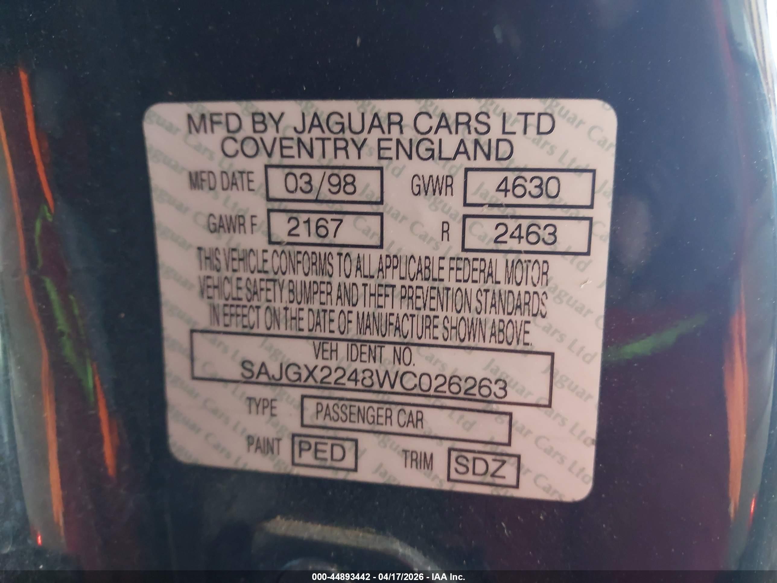 JAGUAR XK8 image 9
